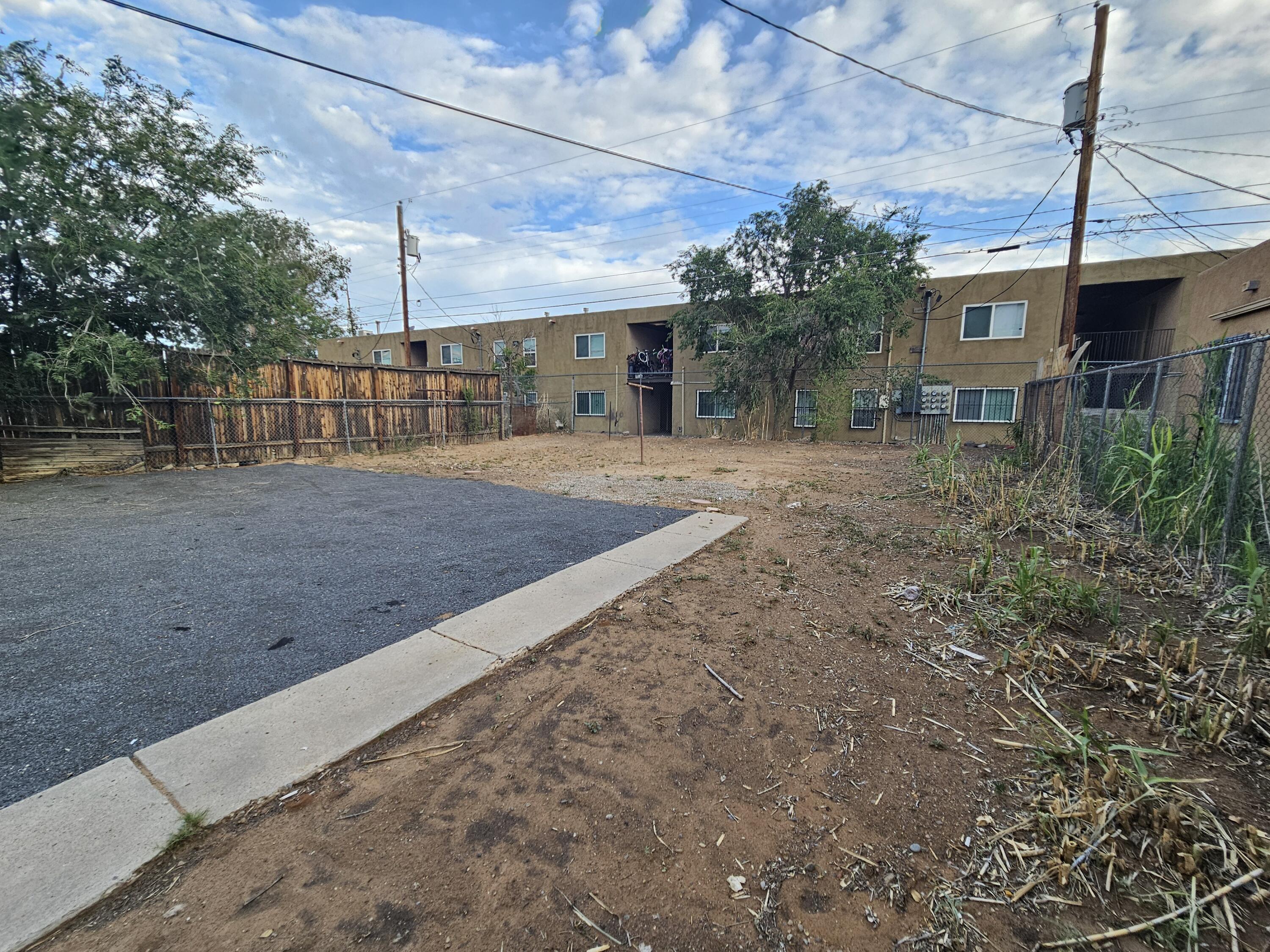 Photo 5 — 3428 Ross Avenue SE