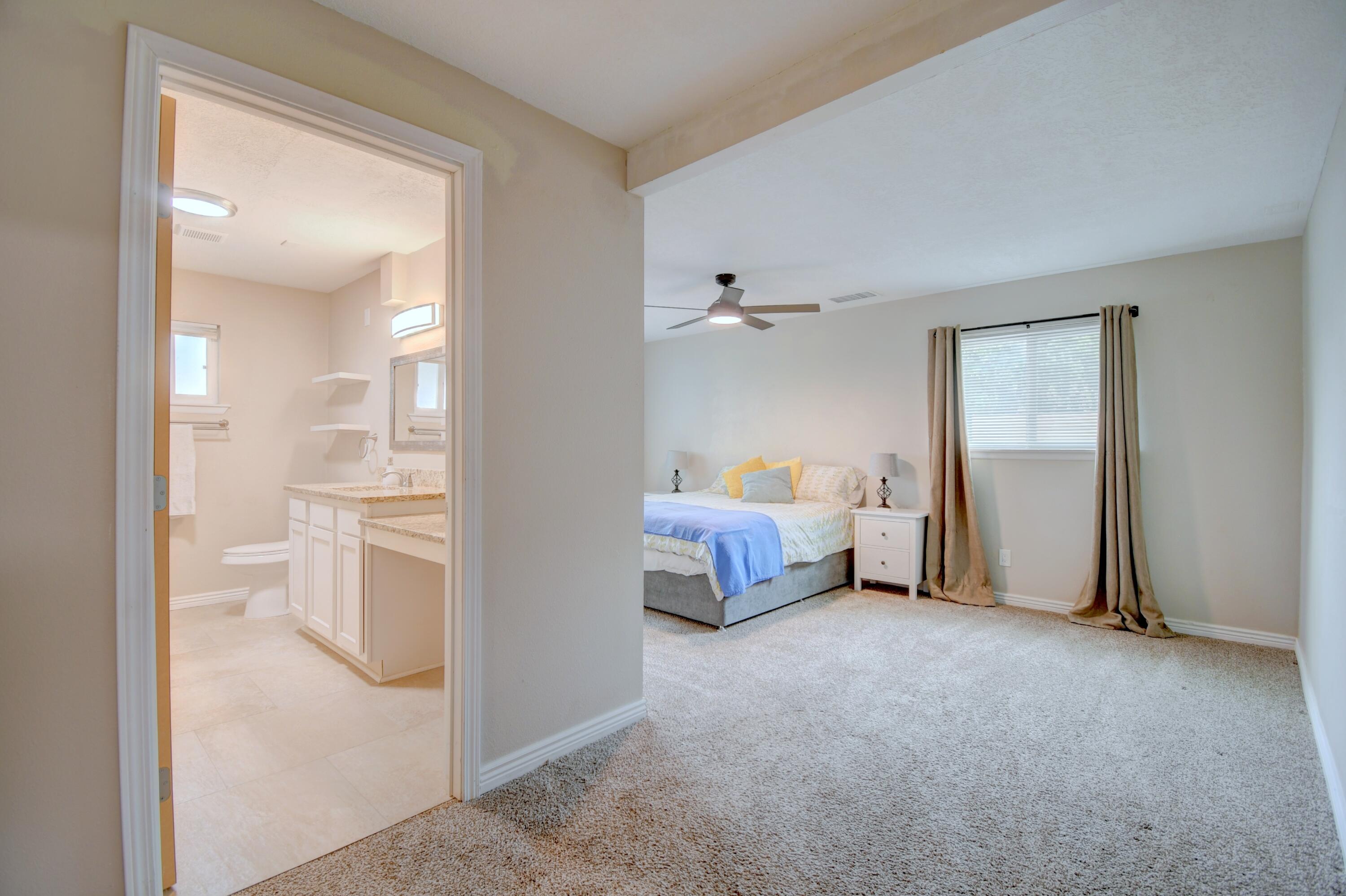 Photo 20 — 5014 La Cienega Street NW