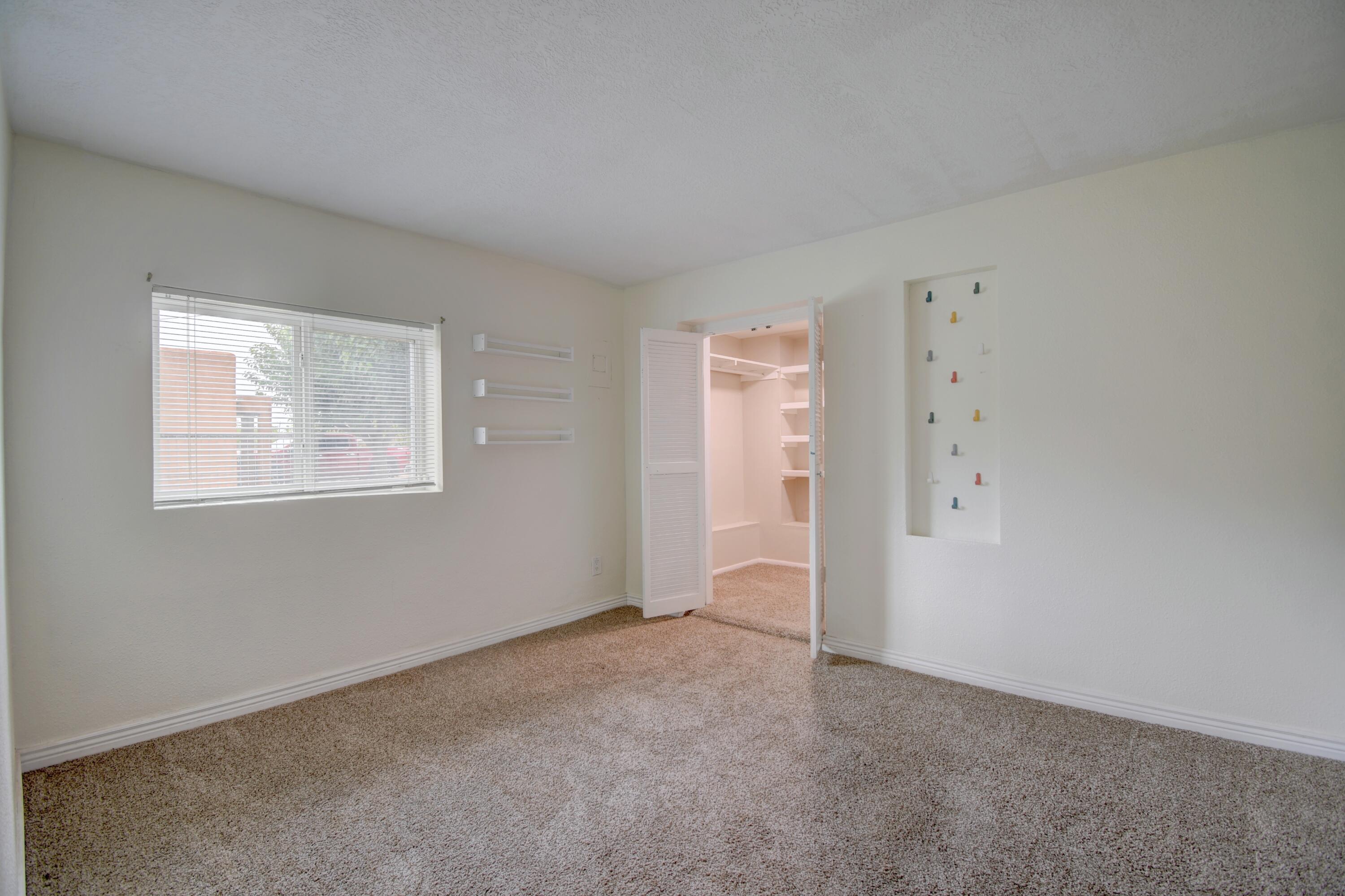 Photo 4 — 5014 La Cienega Street NW