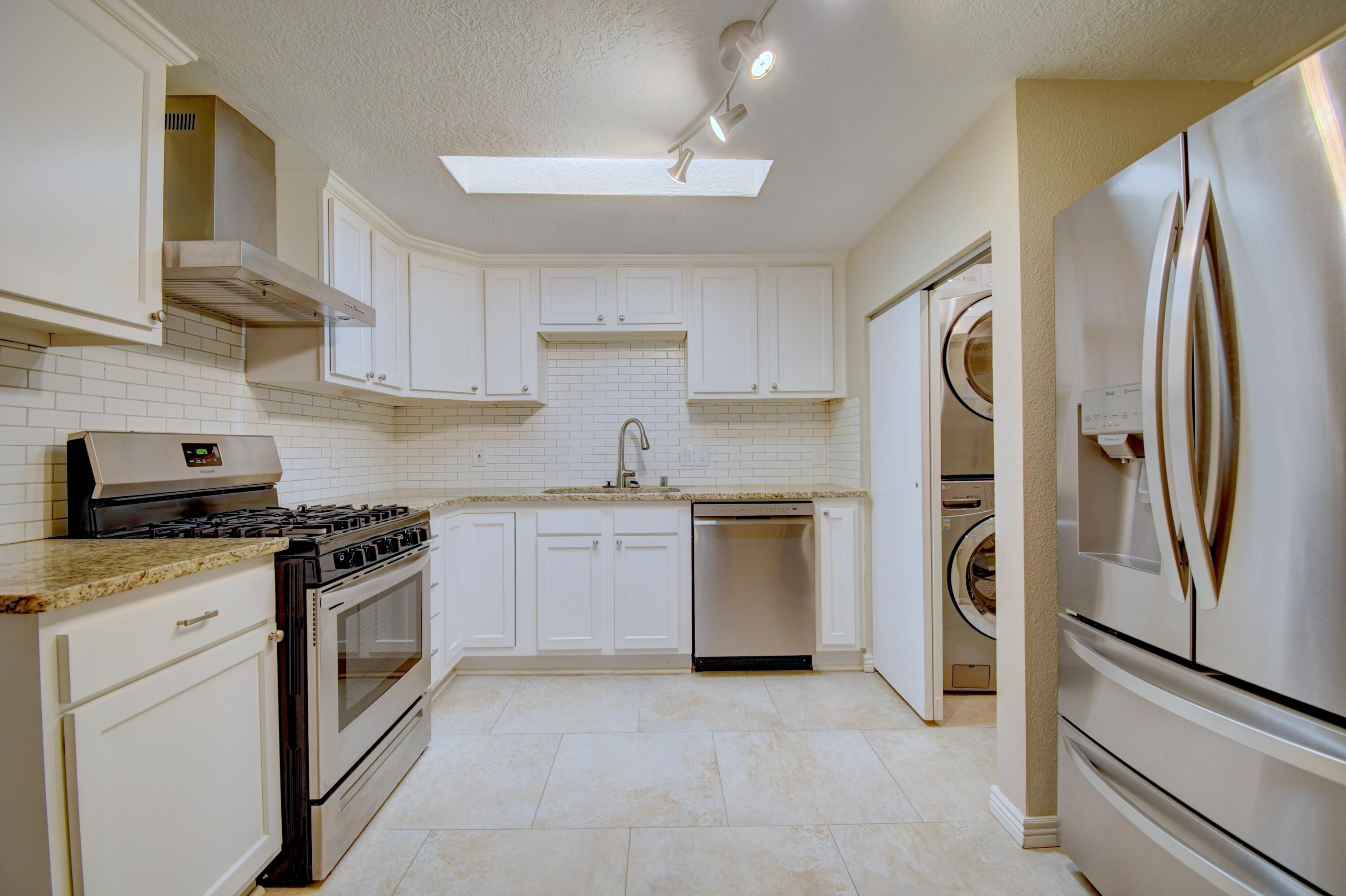 Photo 5 — 5014 La Cienega Street NW