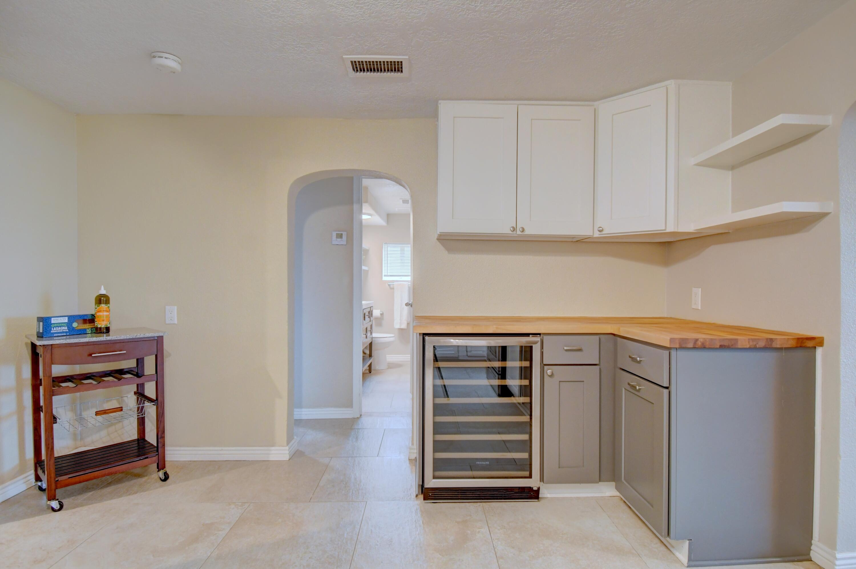 Photo 6 — 5014 La Cienega Street NW