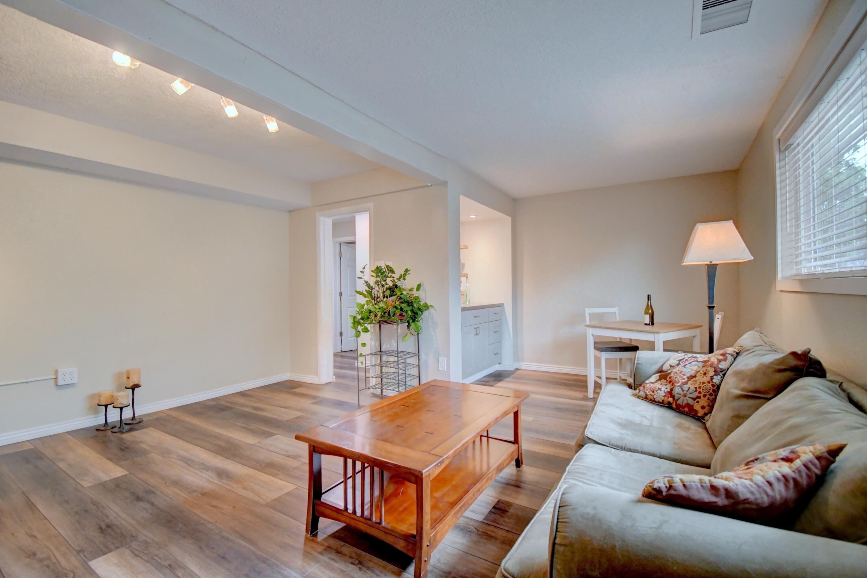 Photo 8 — 5014 La Cienega Street NW