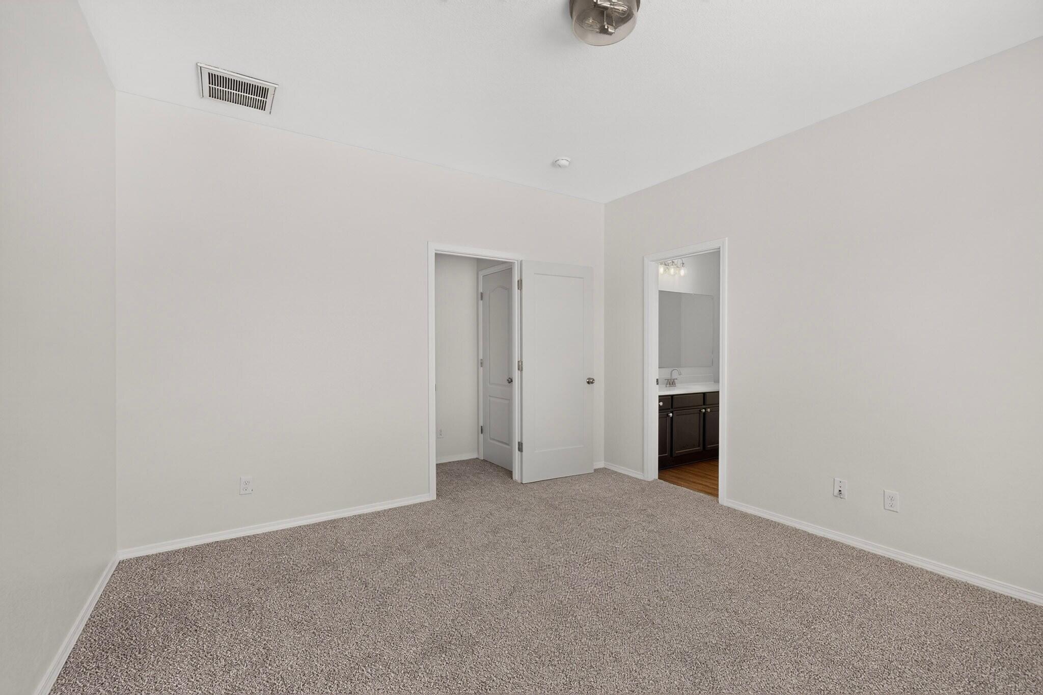 Photo 11 — 10039 Andrews Avenue SW