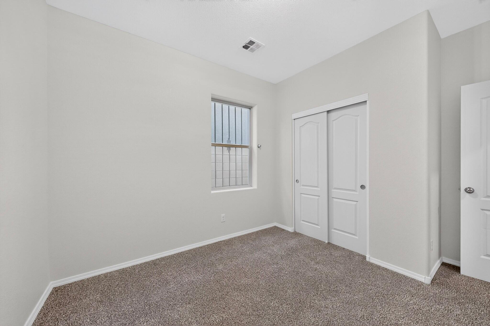 Photo 5 — 10039 Andrews Avenue SW
