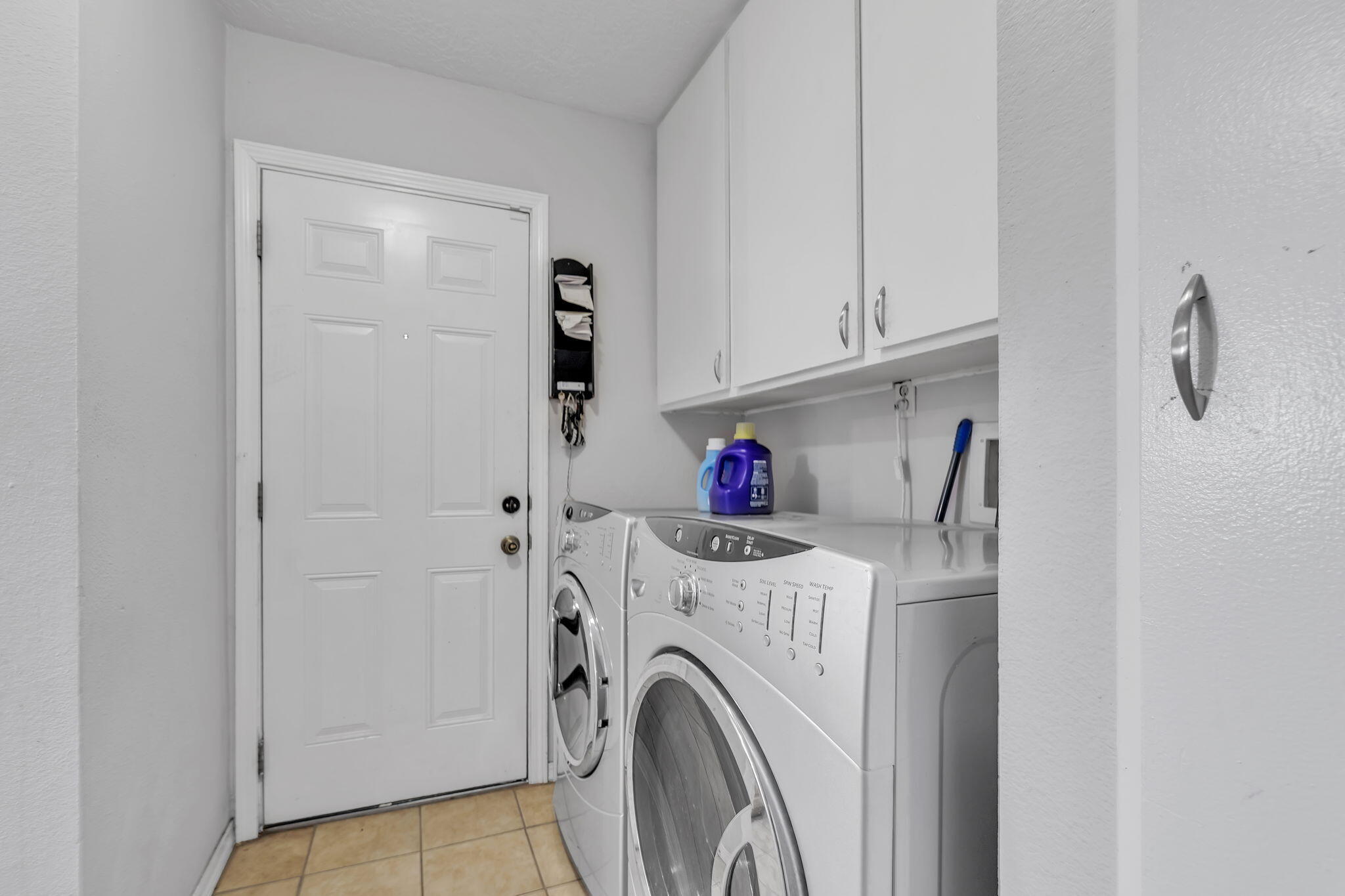 Photo 16 — 8812 Robby Avenue SW