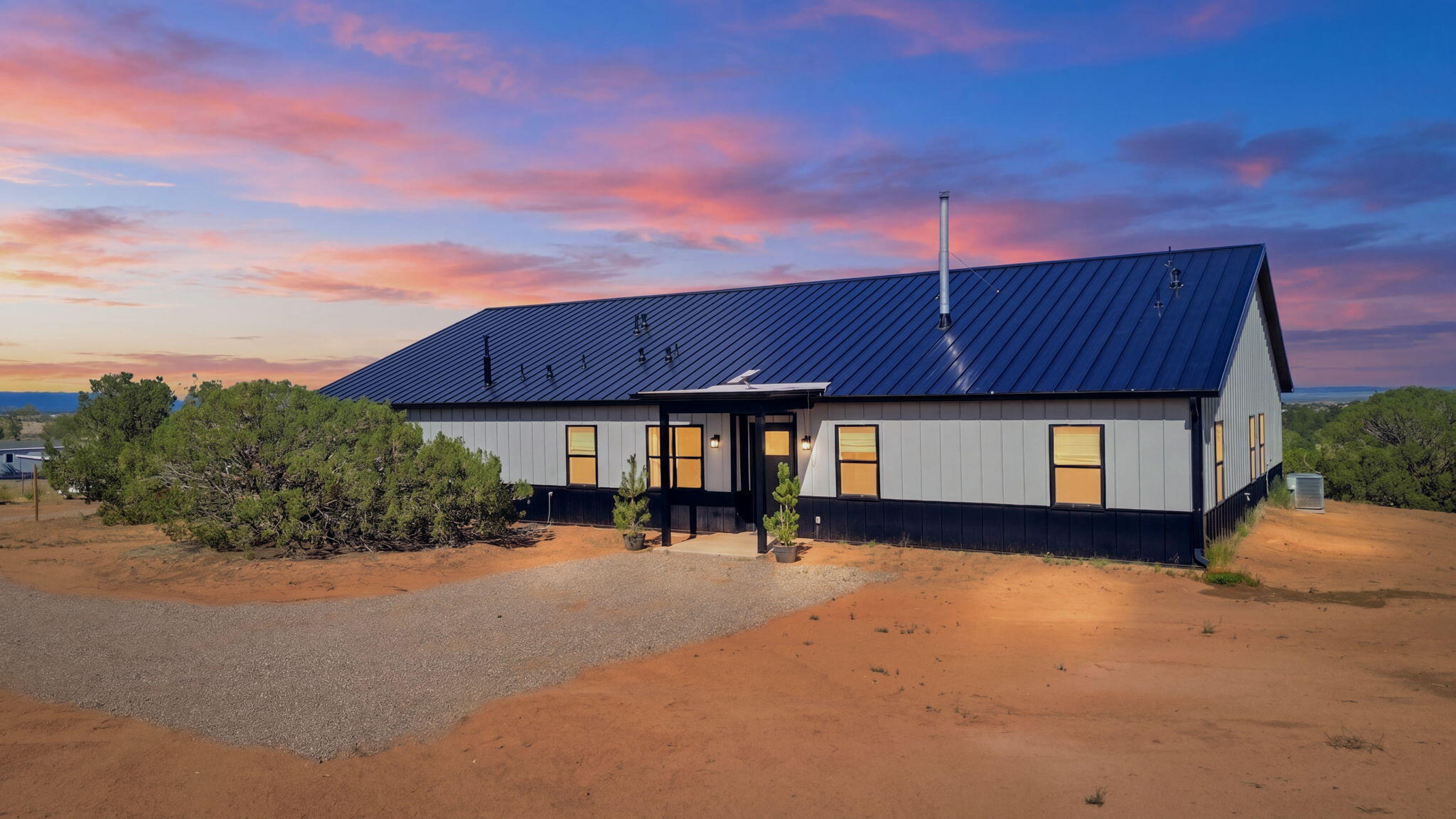 8 S Horton Road, Edgewood, NM 87015