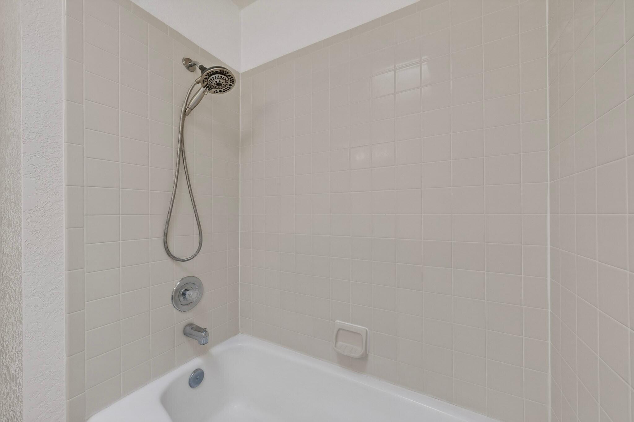 Photo 4 — 2900 Vista Del Rey NE UNIT 25B
