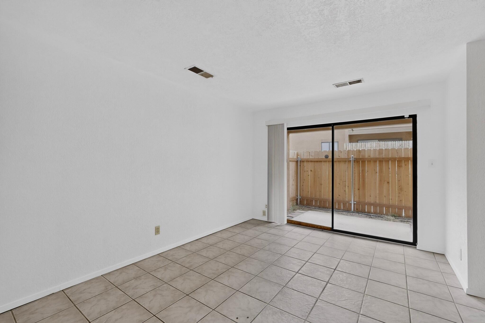 Photo 18 — 2900 Vista Del Rey NE UNIT 25B
