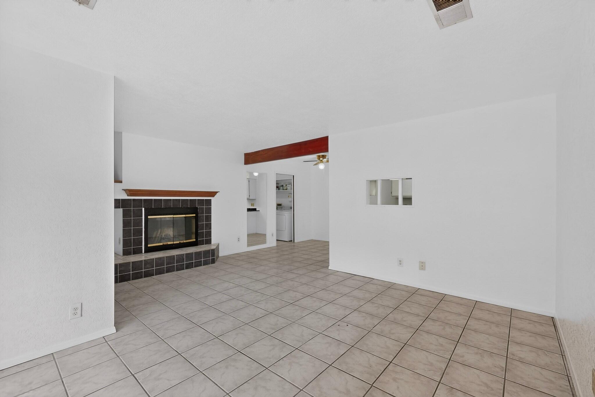 Photo 19 — 2900 Vista Del Rey NE UNIT 25B