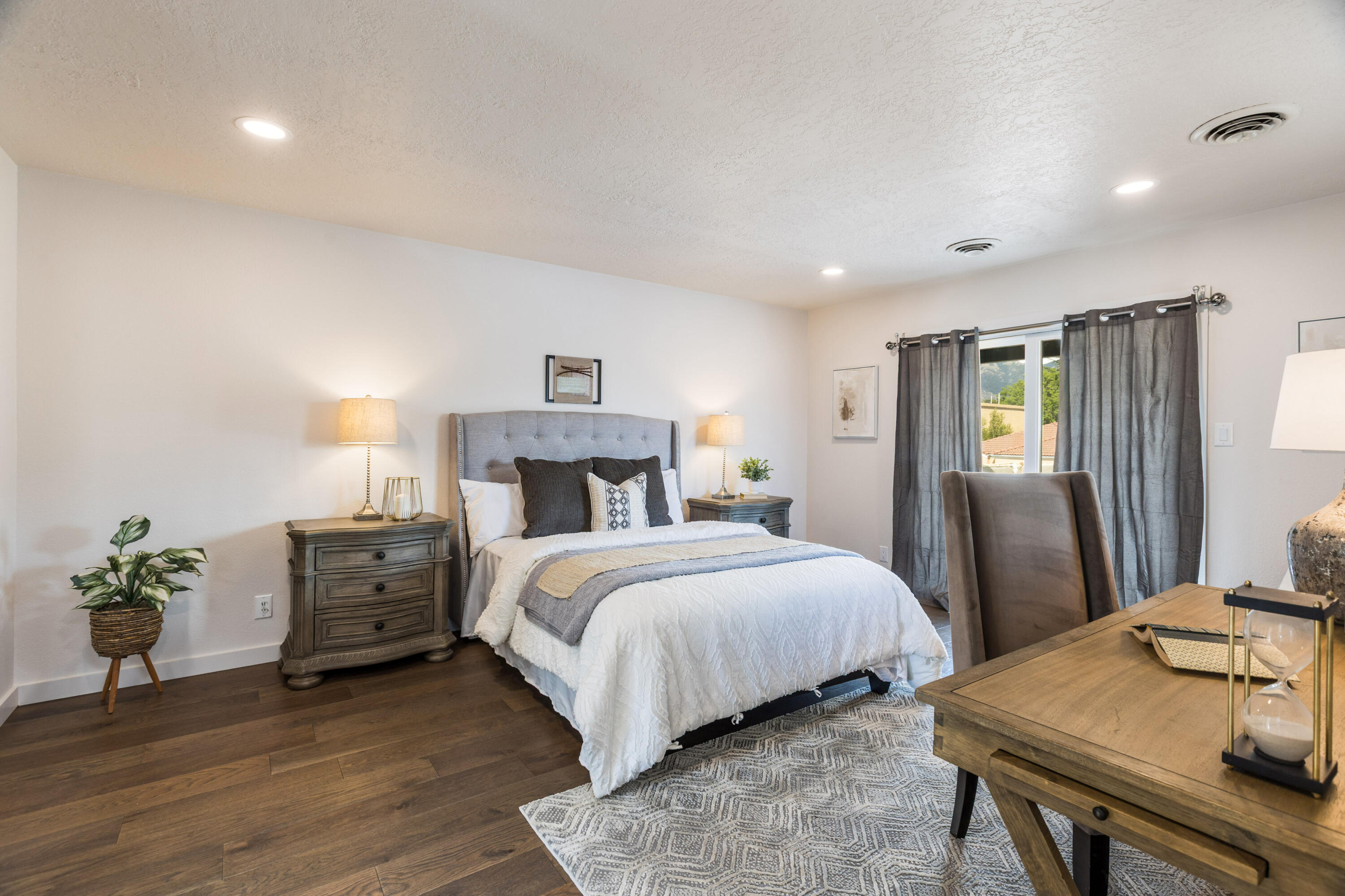 Photo 13 — 6205 Academy Ridge Drive NE