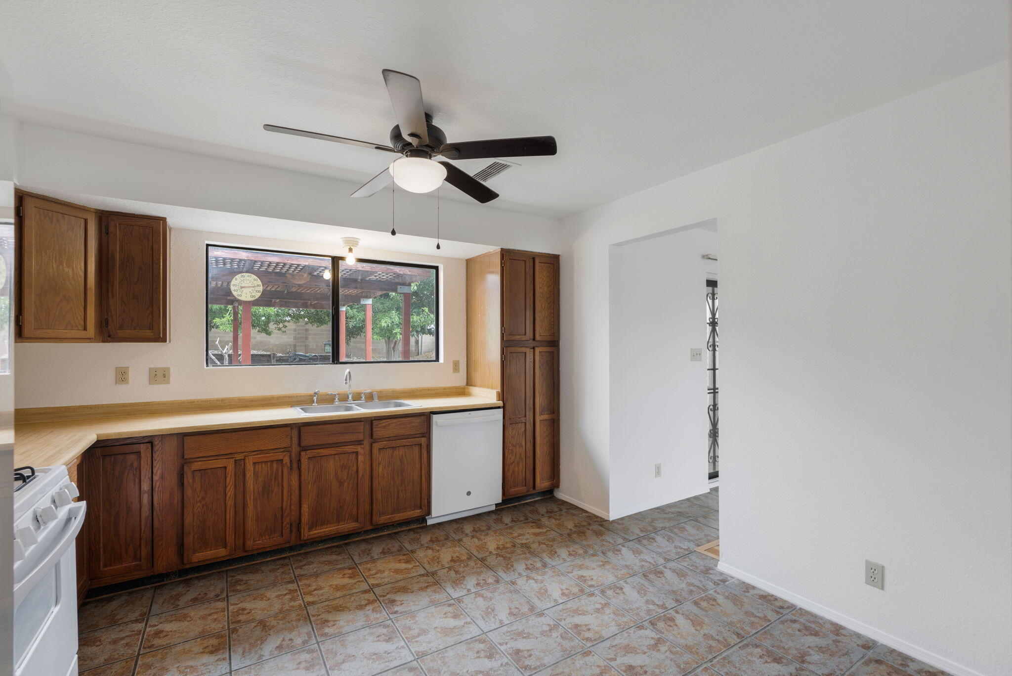 Photo 9 — 4913 Chromium Drive NE