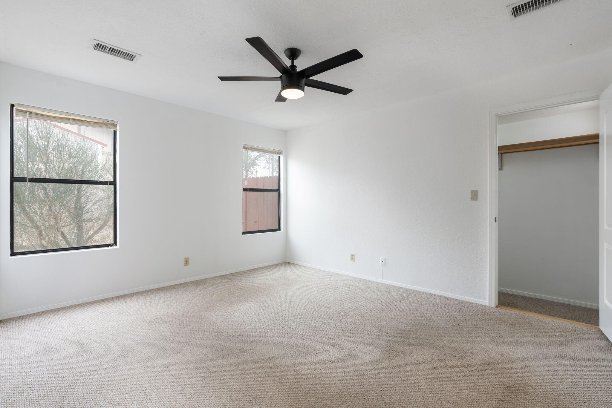 Photo 10 — 4913 Chromium Drive NE