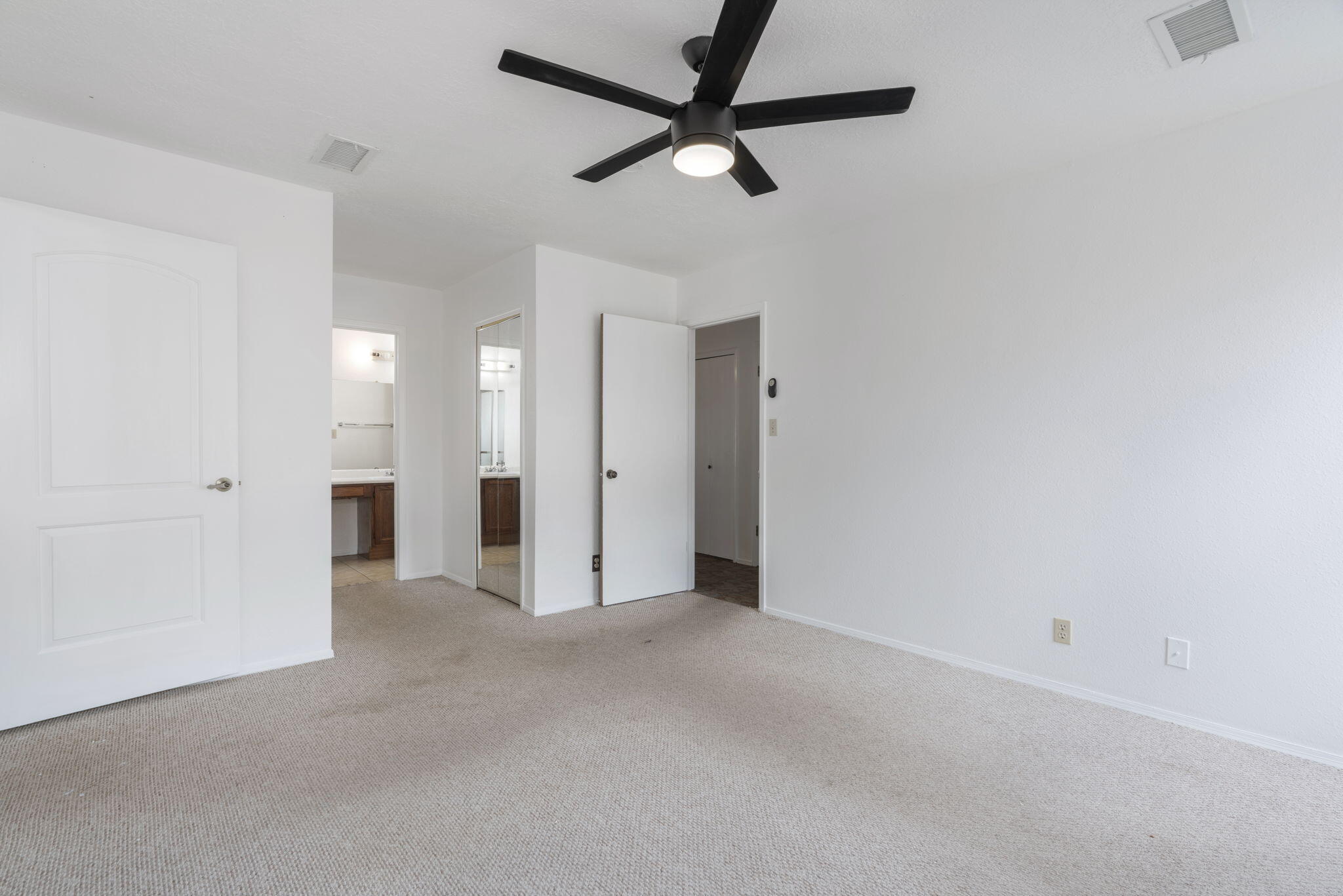 Photo 11 — 4913 Chromium Drive NE