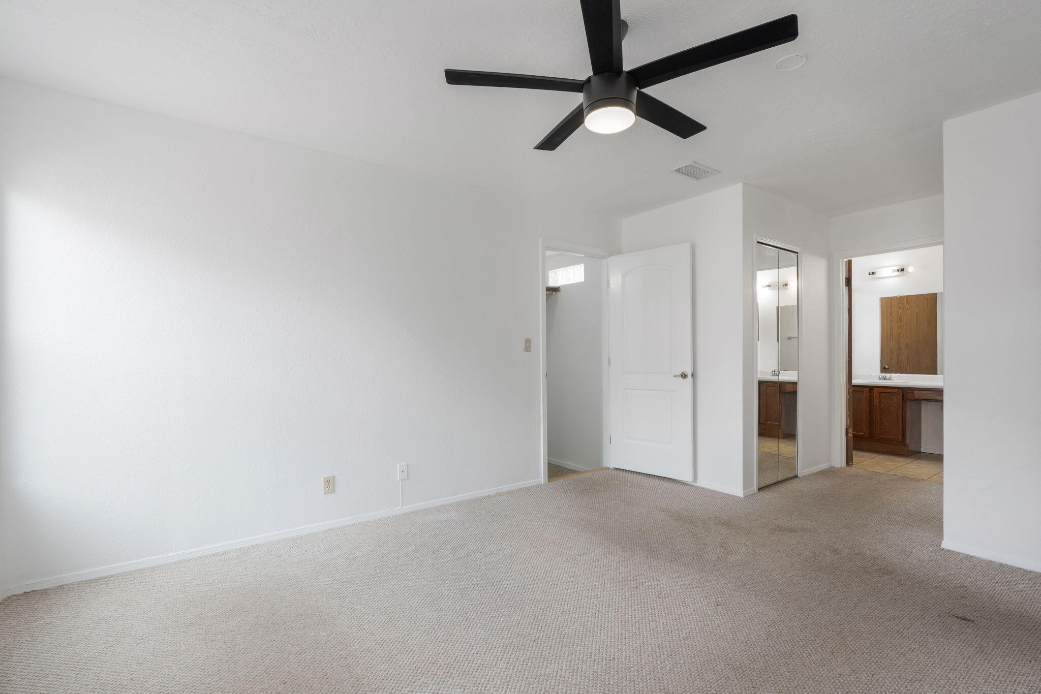 Photo 12 — 4913 Chromium Drive NE