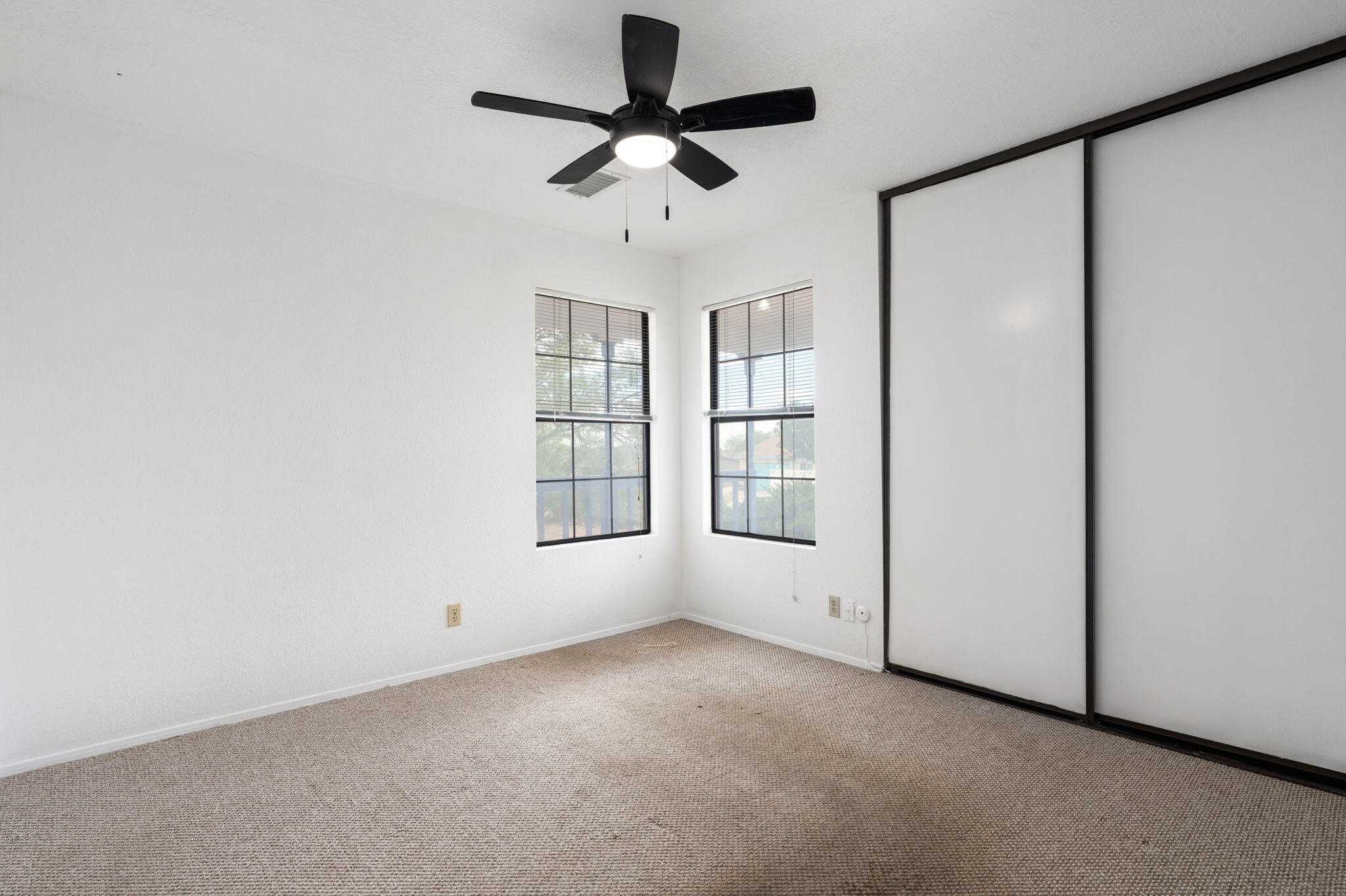 Photo 14 — 4913 Chromium Drive NE