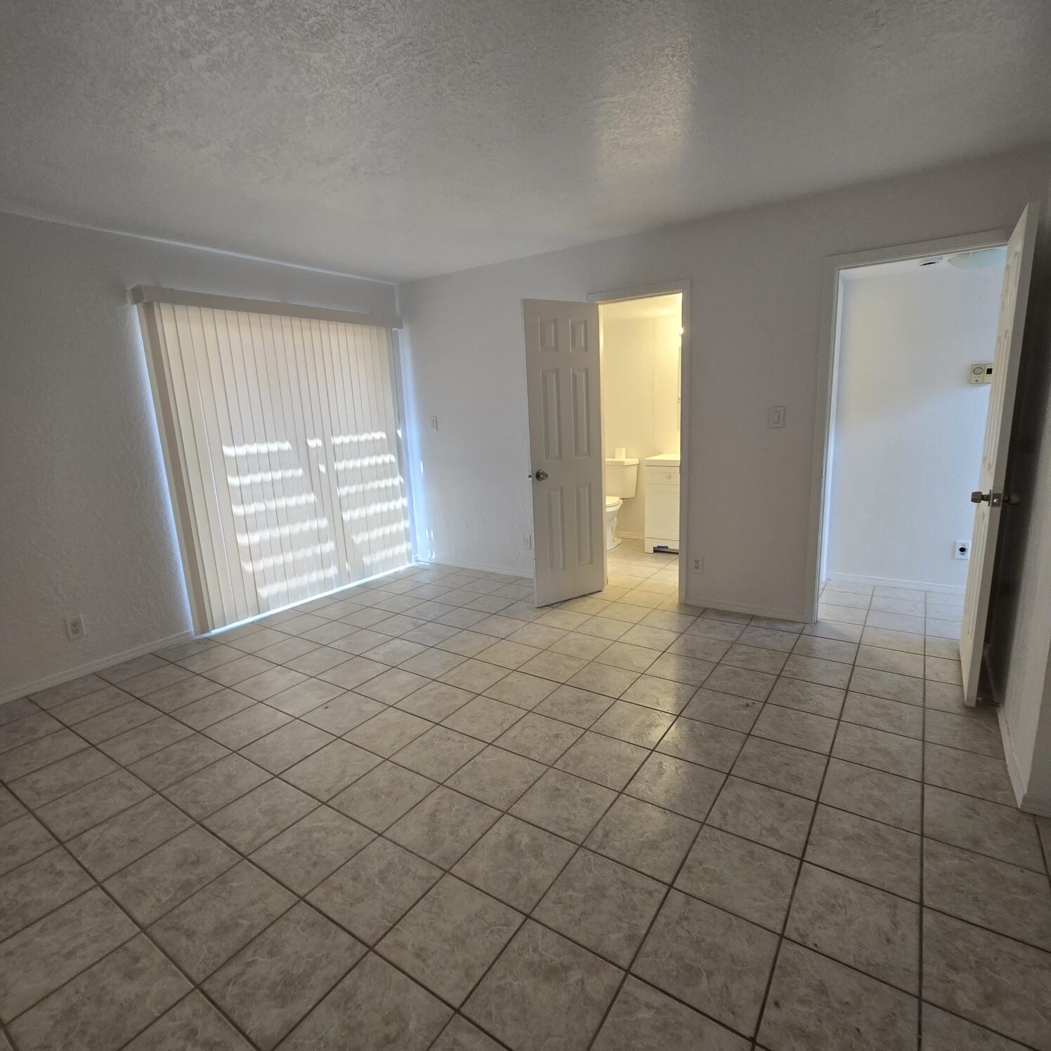 Photo 3 — 5429 Overlook Drive NE