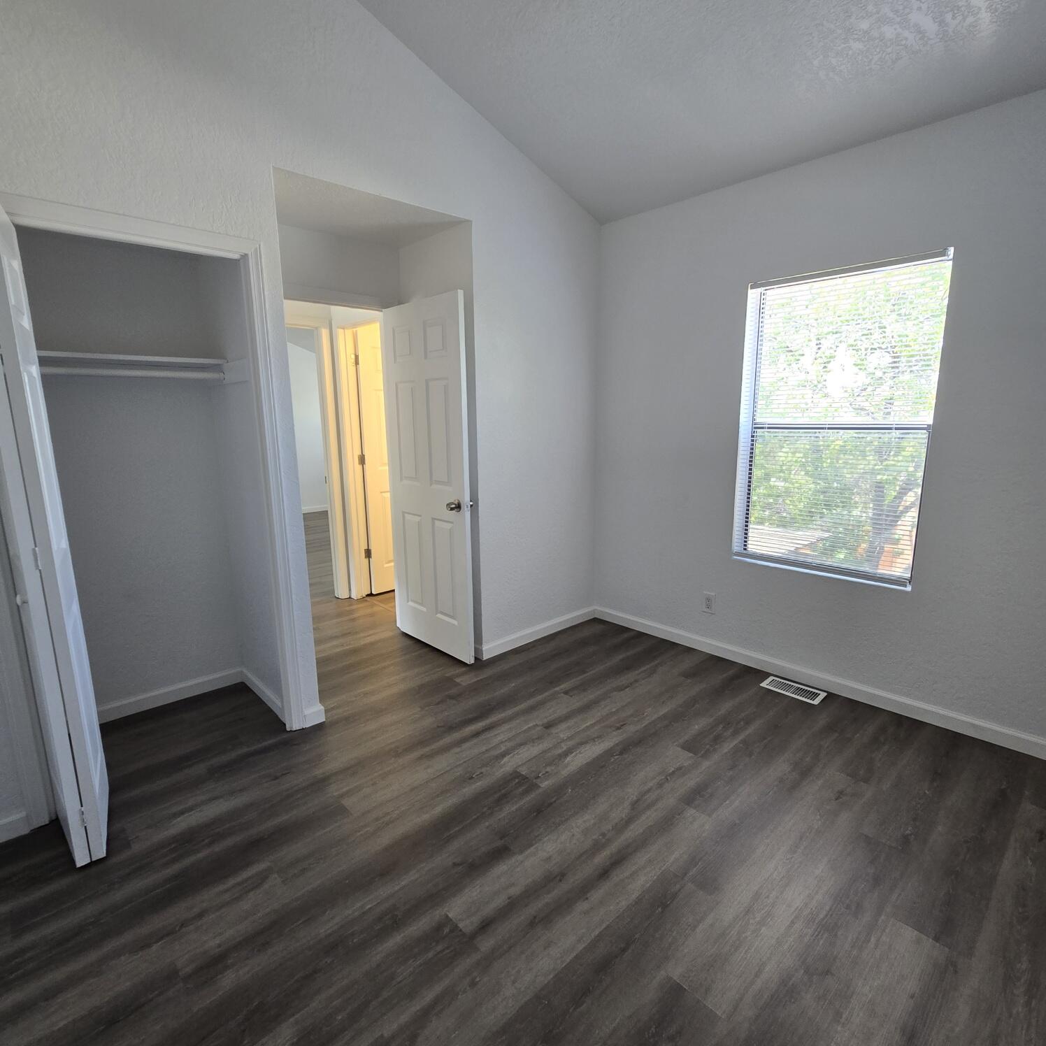 Photo 9 — 5429 Overlook Drive NE