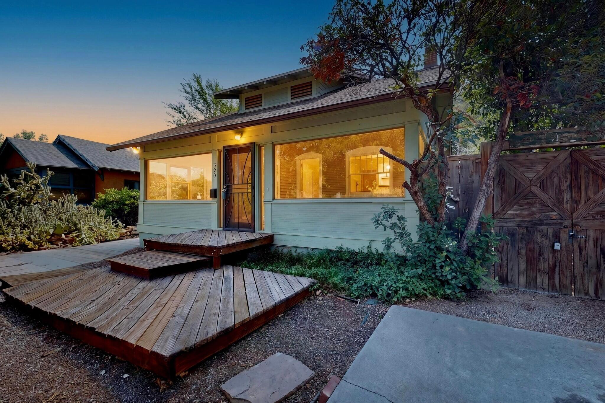 520 Luna Boulevard NW, Albuquerque, NM 87102