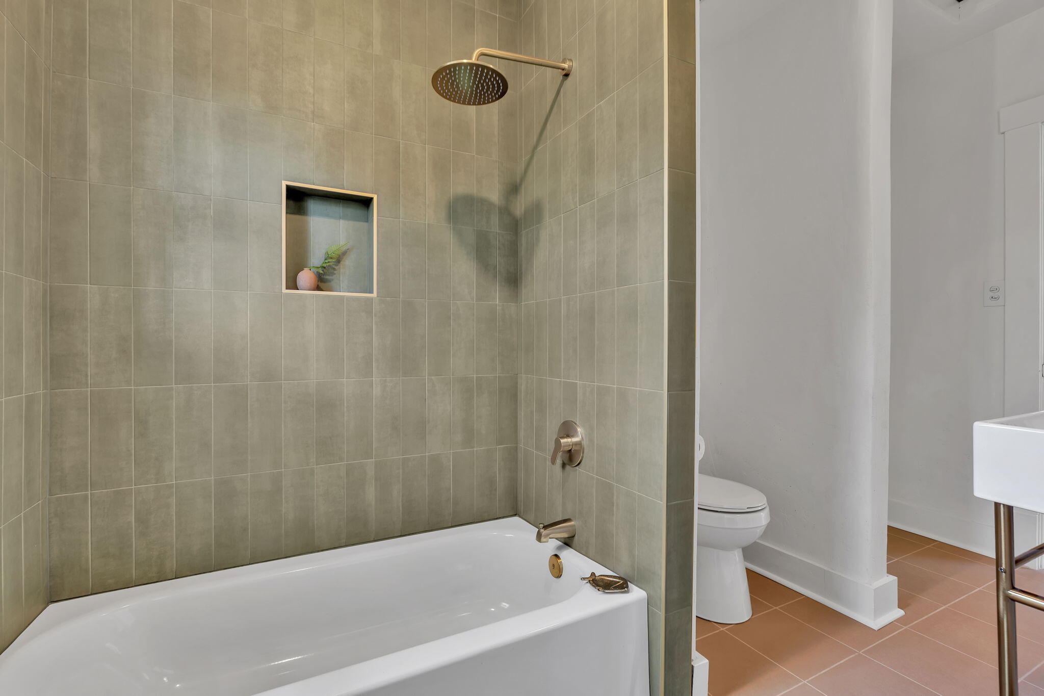 Photo 4 — 520 Luna Boulevard NW
