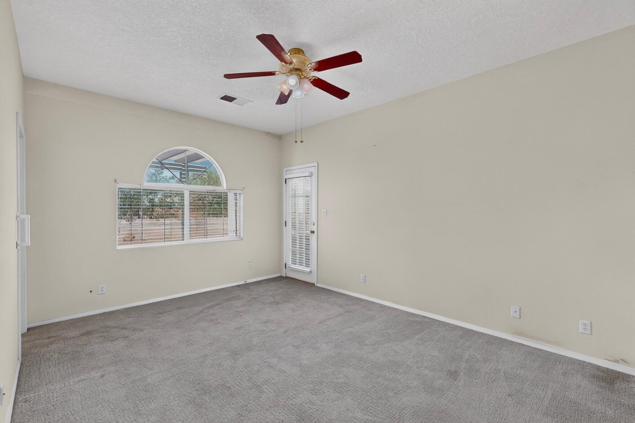 Photo 18 — 7201 Syr Court NE