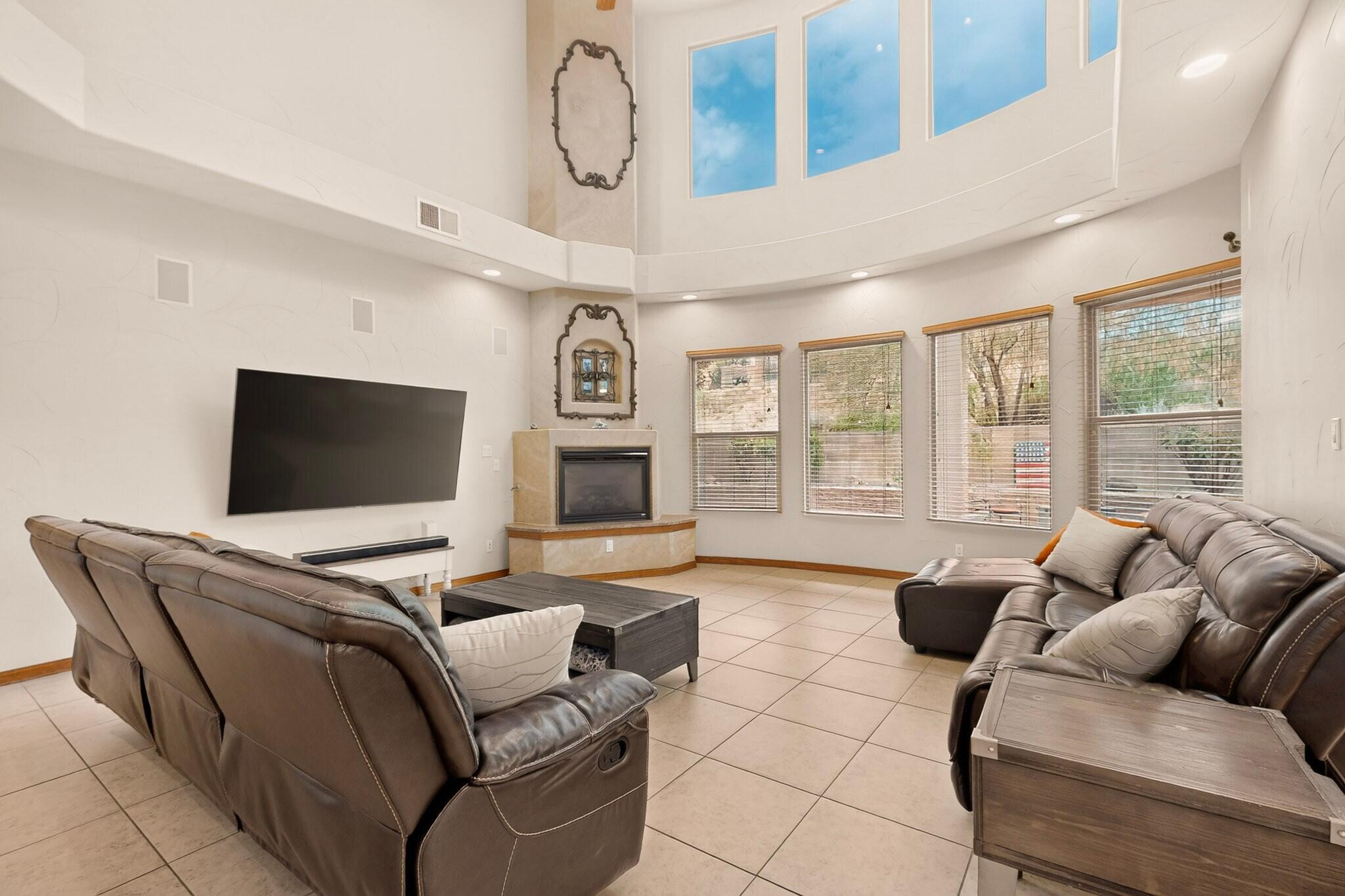 Photo 4 — 1220 Blanca Avenue NW