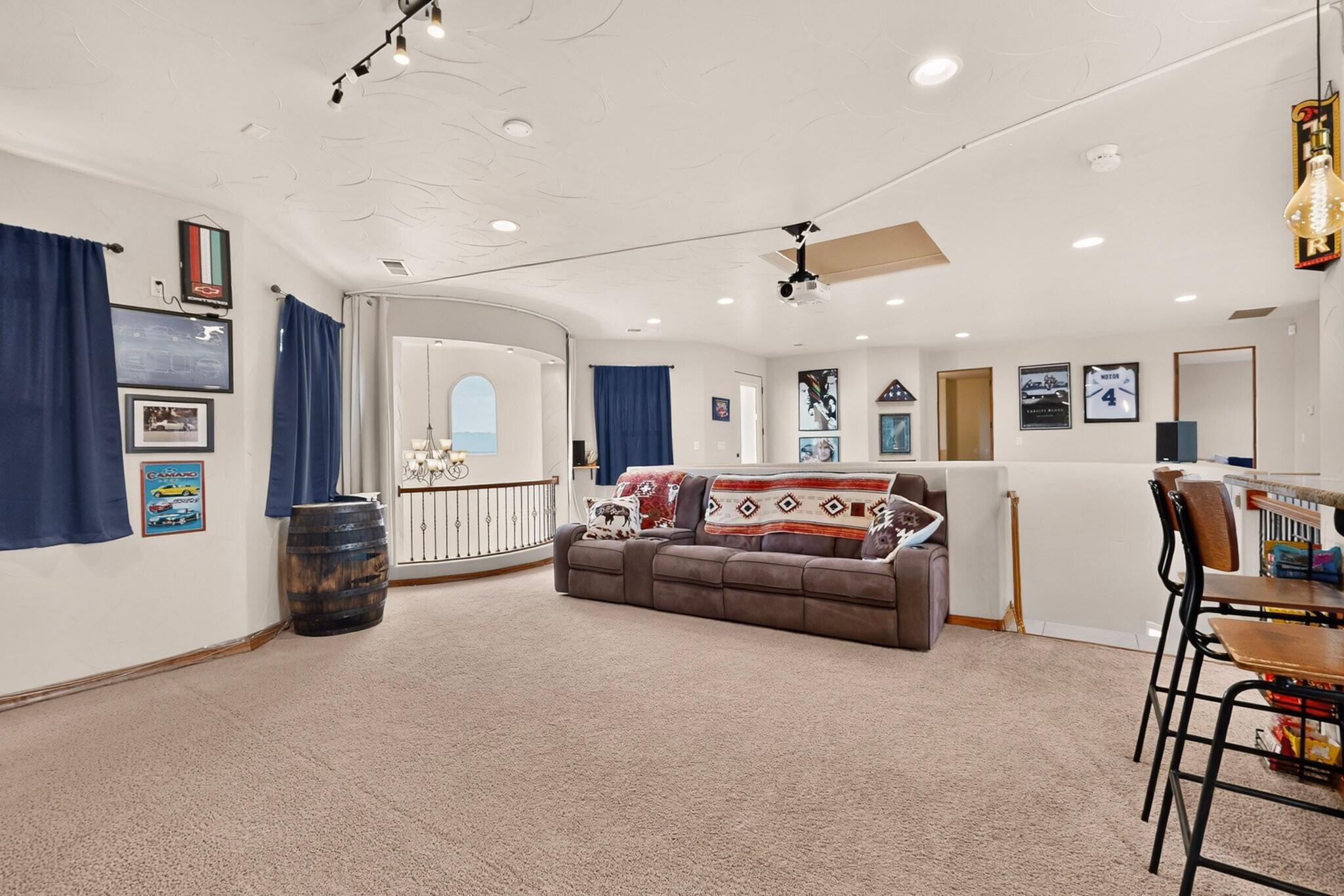 Photo 18 — 1220 Blanca Avenue NW