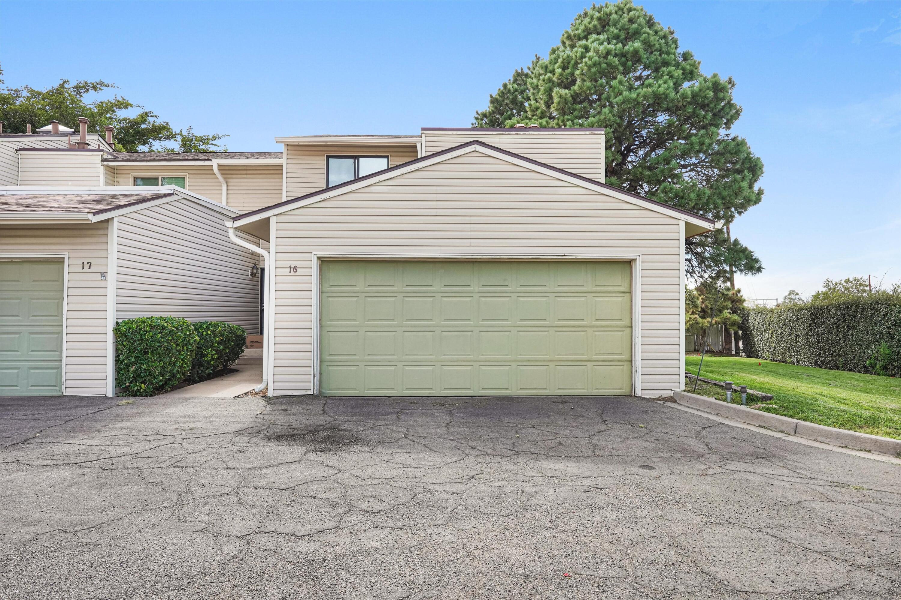 16 Westlake Drive NE, Albuquerque, NM 87112