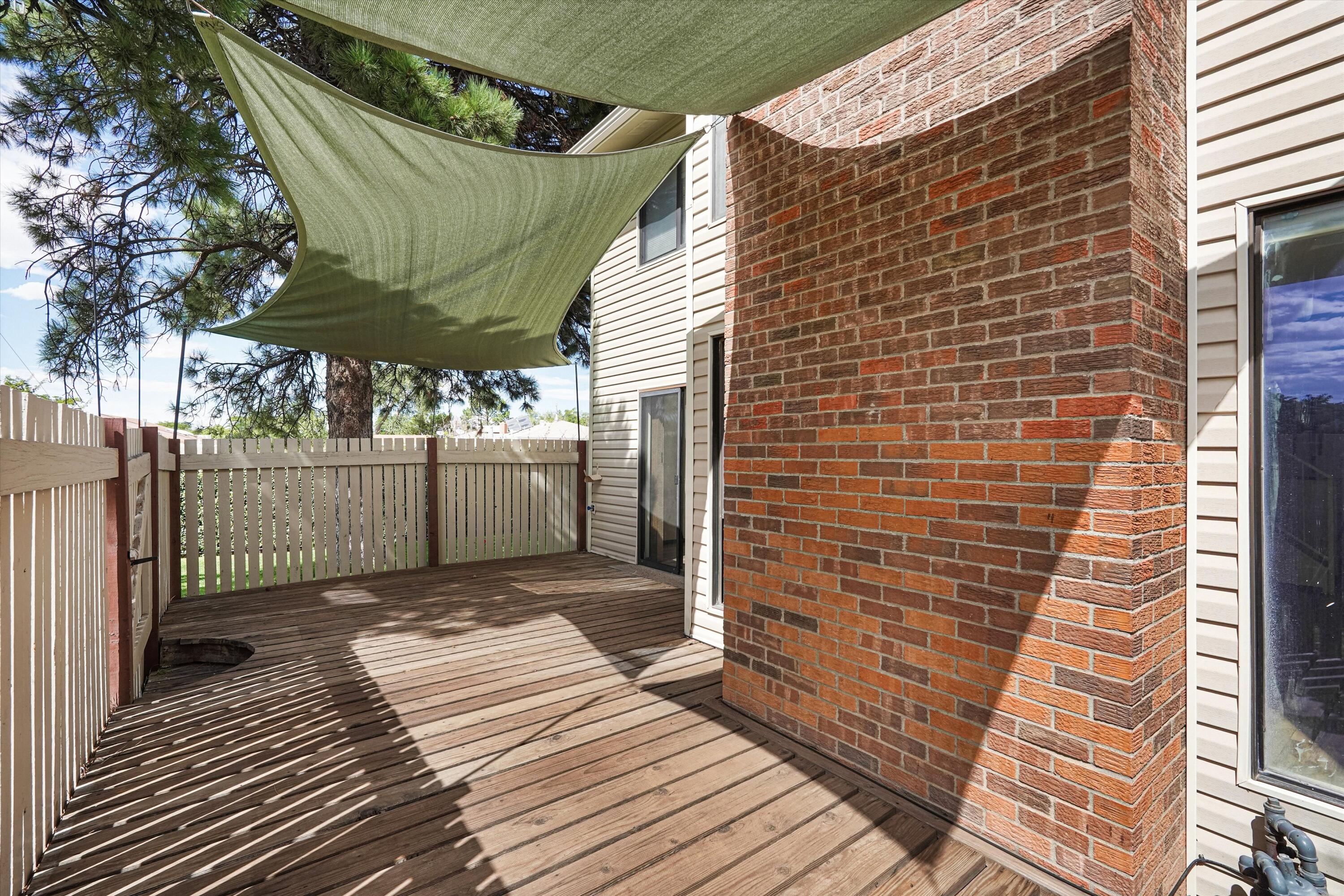 Photo 2 — 16 Westlake Drive NE
