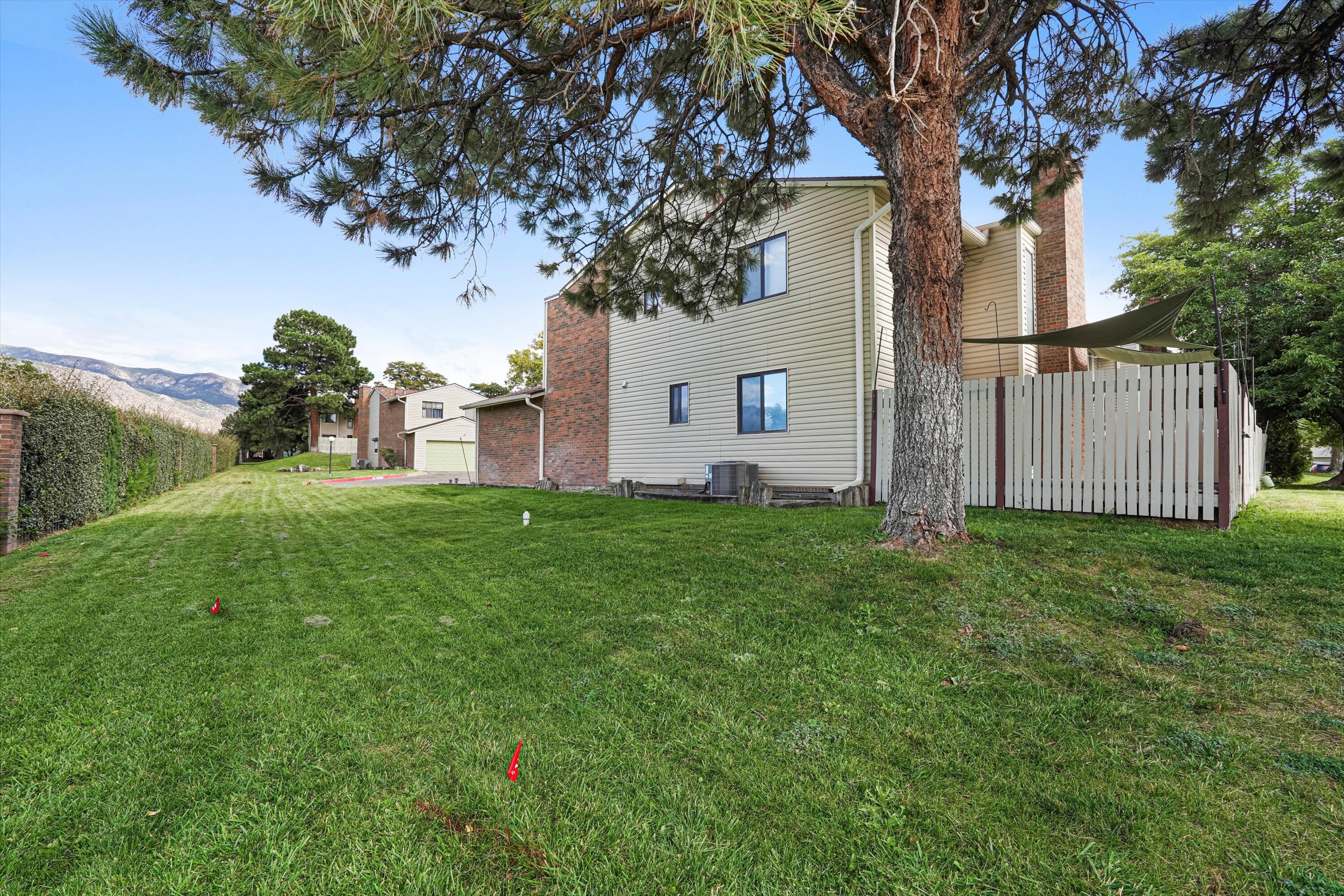Photo 4 — 16 Westlake Drive NE