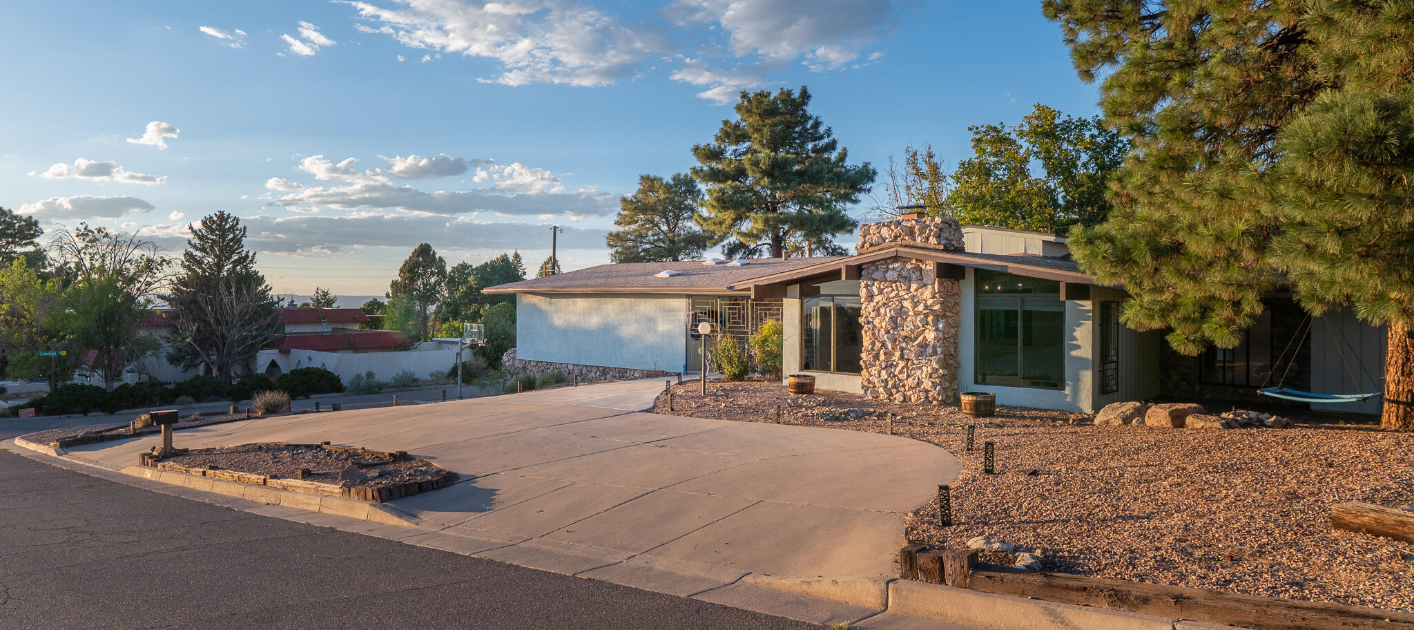 13501 Cedarbrook Avenue NE, Albuquerque, NM 87111