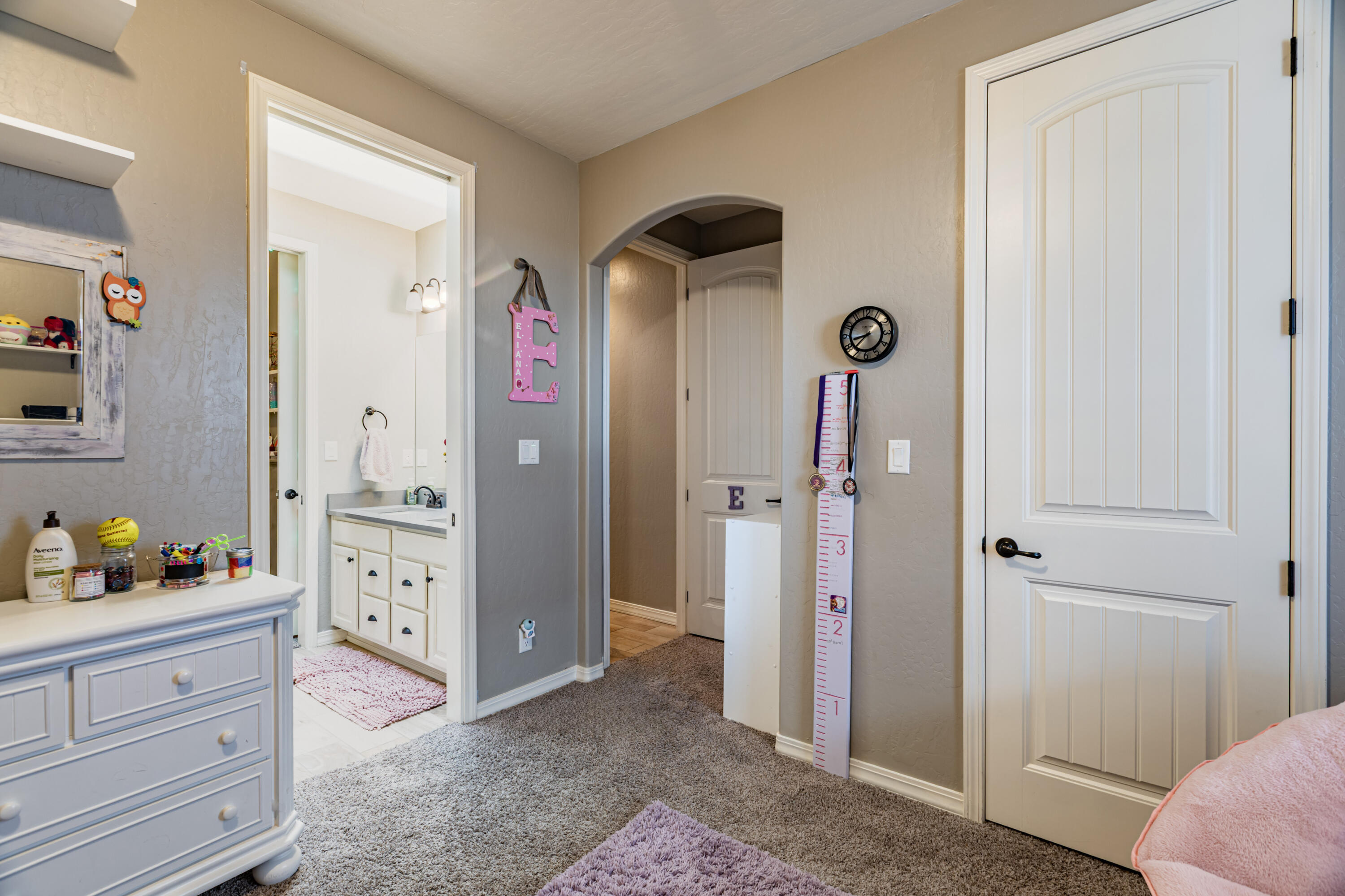 Photo 5 — 8912 Desert Rain Road NW
