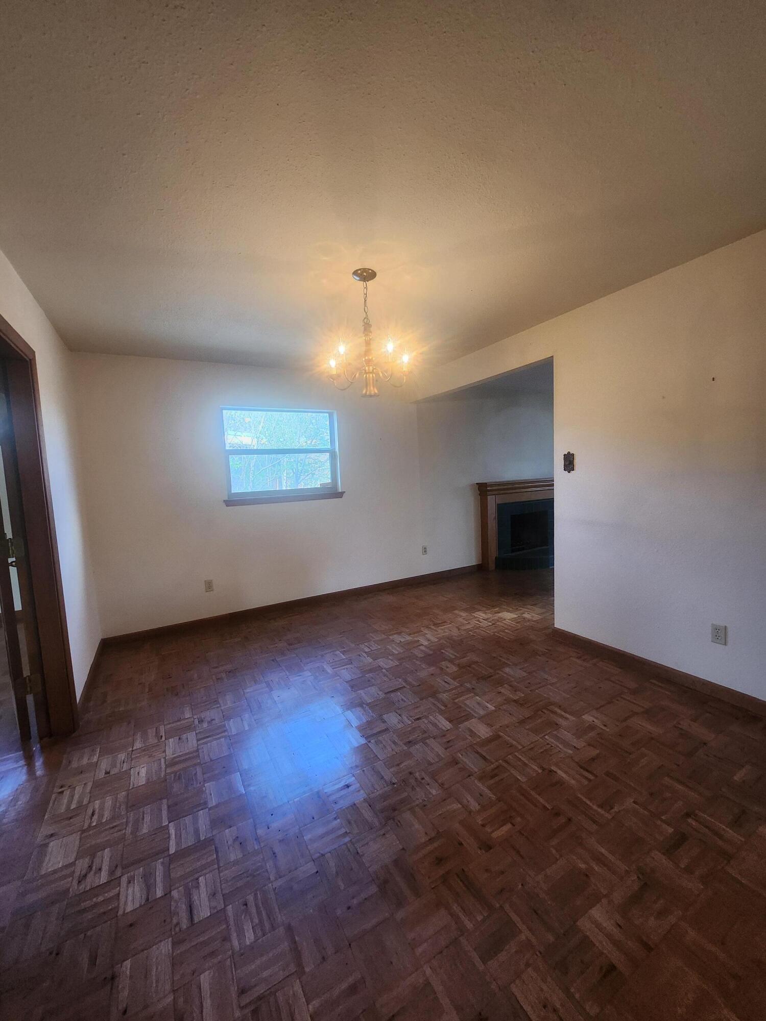 Photo 9 — 1025 Lynch Court NW