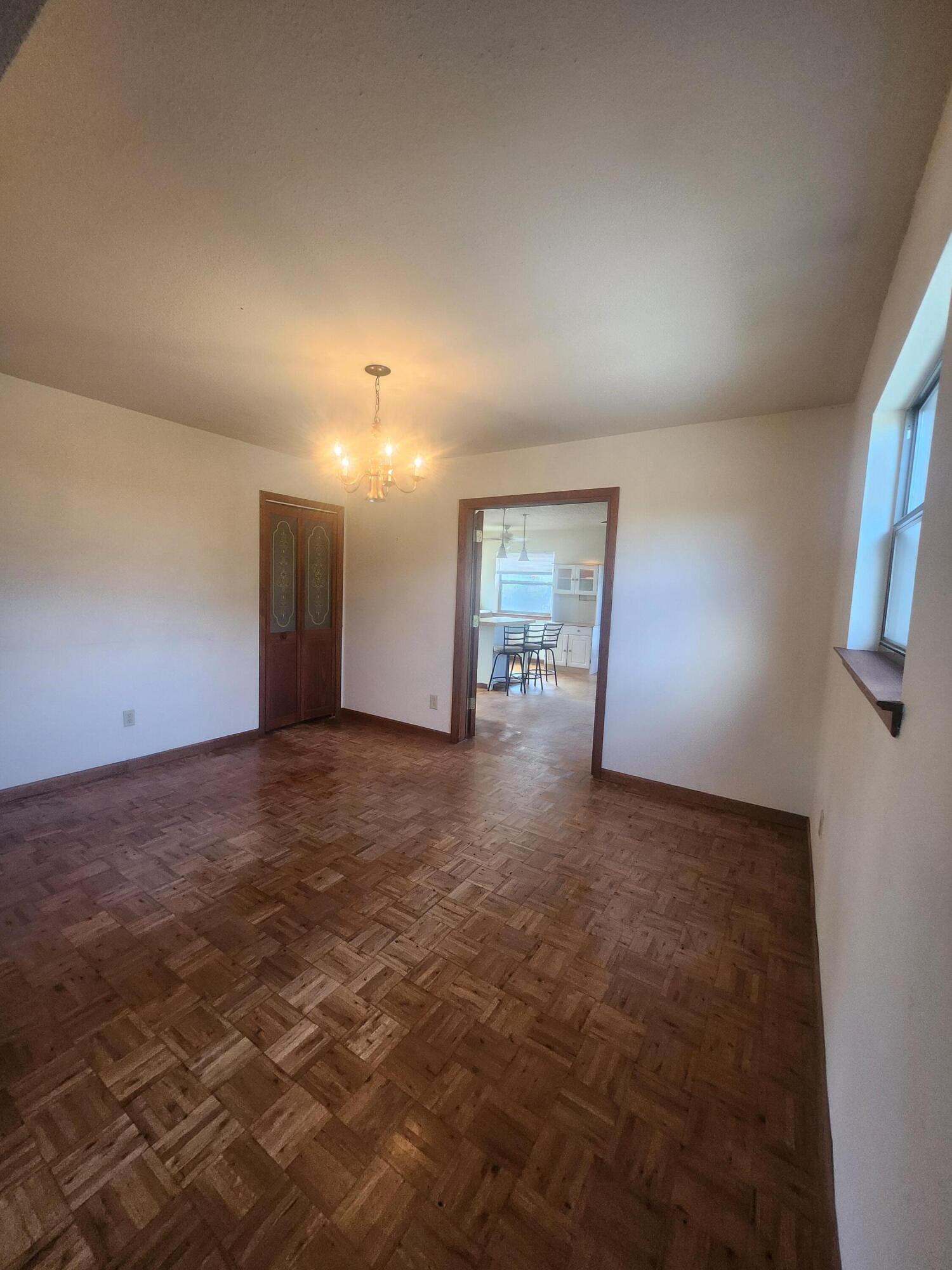 Photo 6 — 1025 Lynch Court NW
