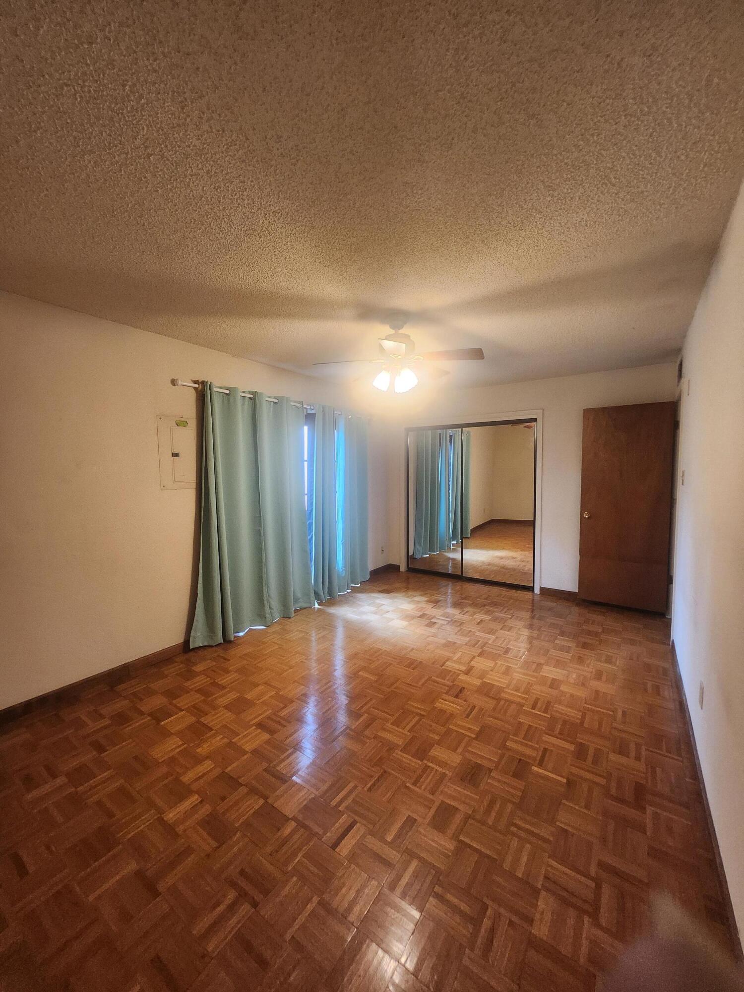 Photo 5 — 1025 Lynch Court NW