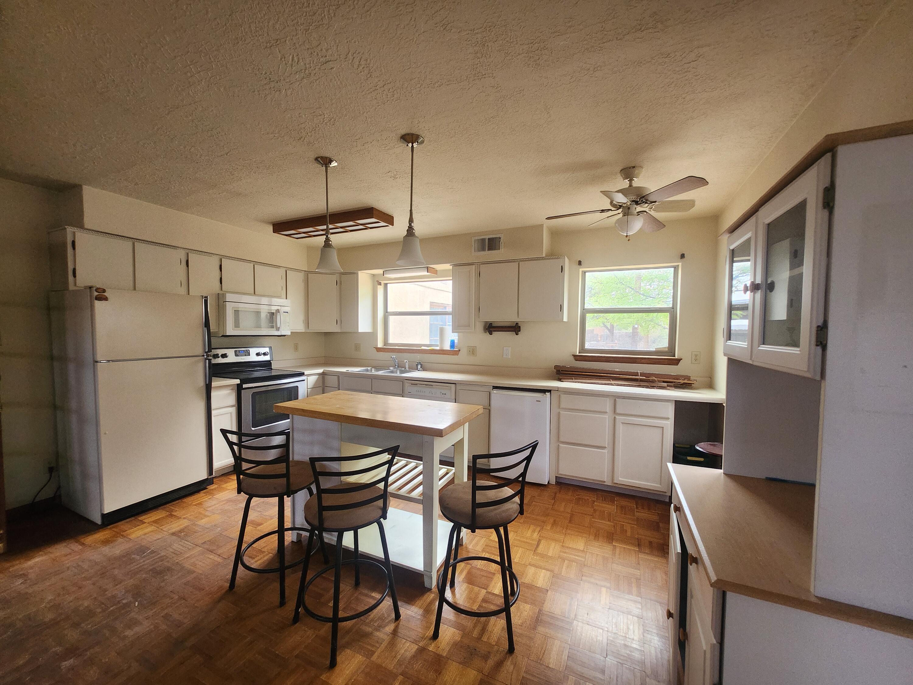 Photo 10 — 1025 Lynch Court NW