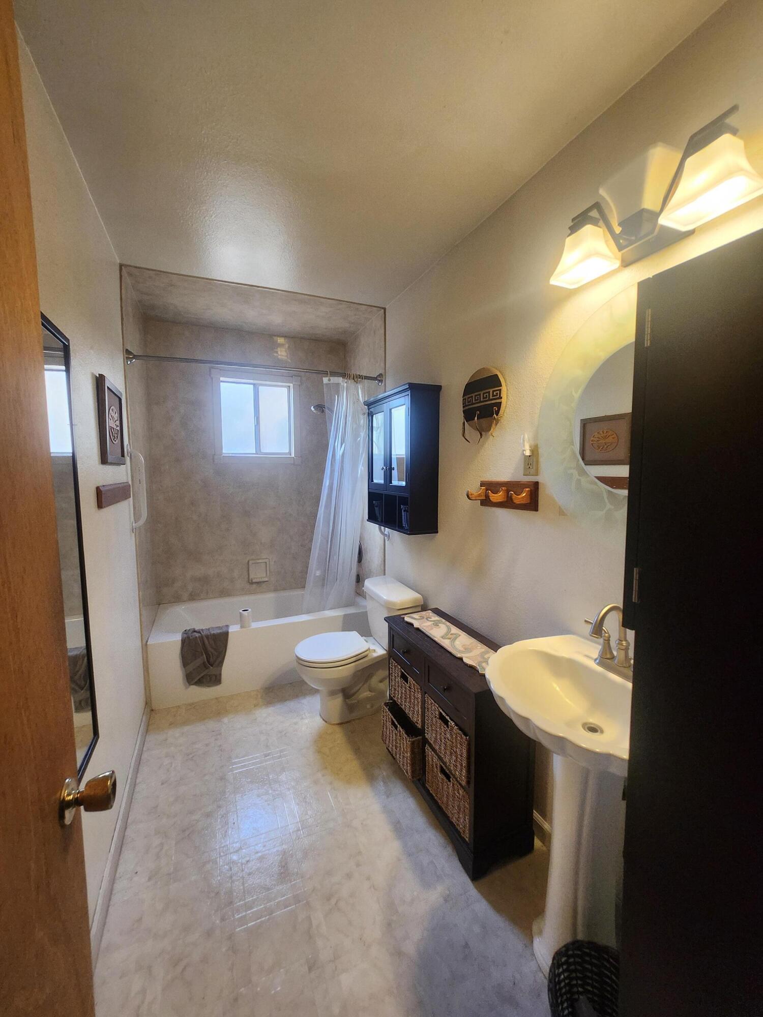 Photo 6 — 1025 Lynch Court NW