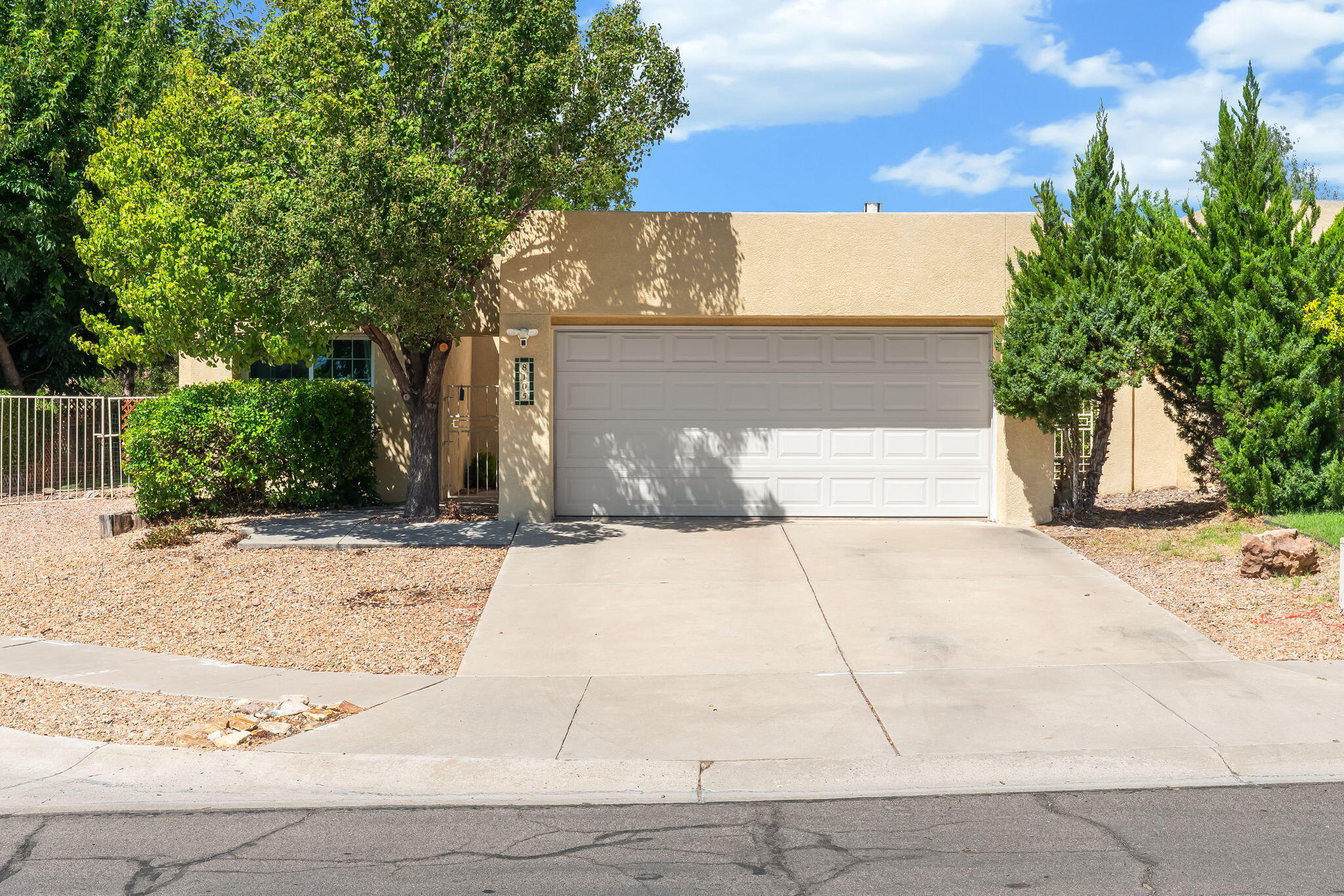 8105 Countrywood Road NE, Albuquerque, NM 87109
