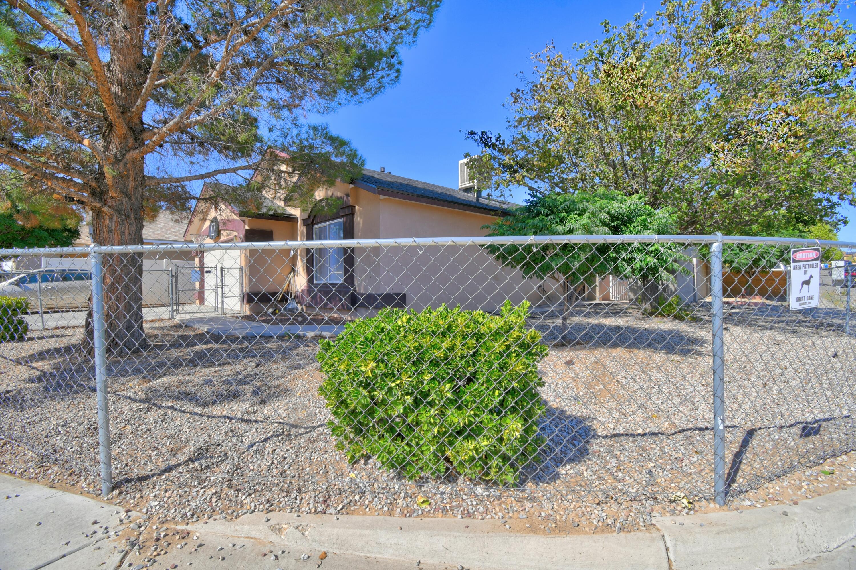 Photo 10 — 2305 Desert Wood Drive SW