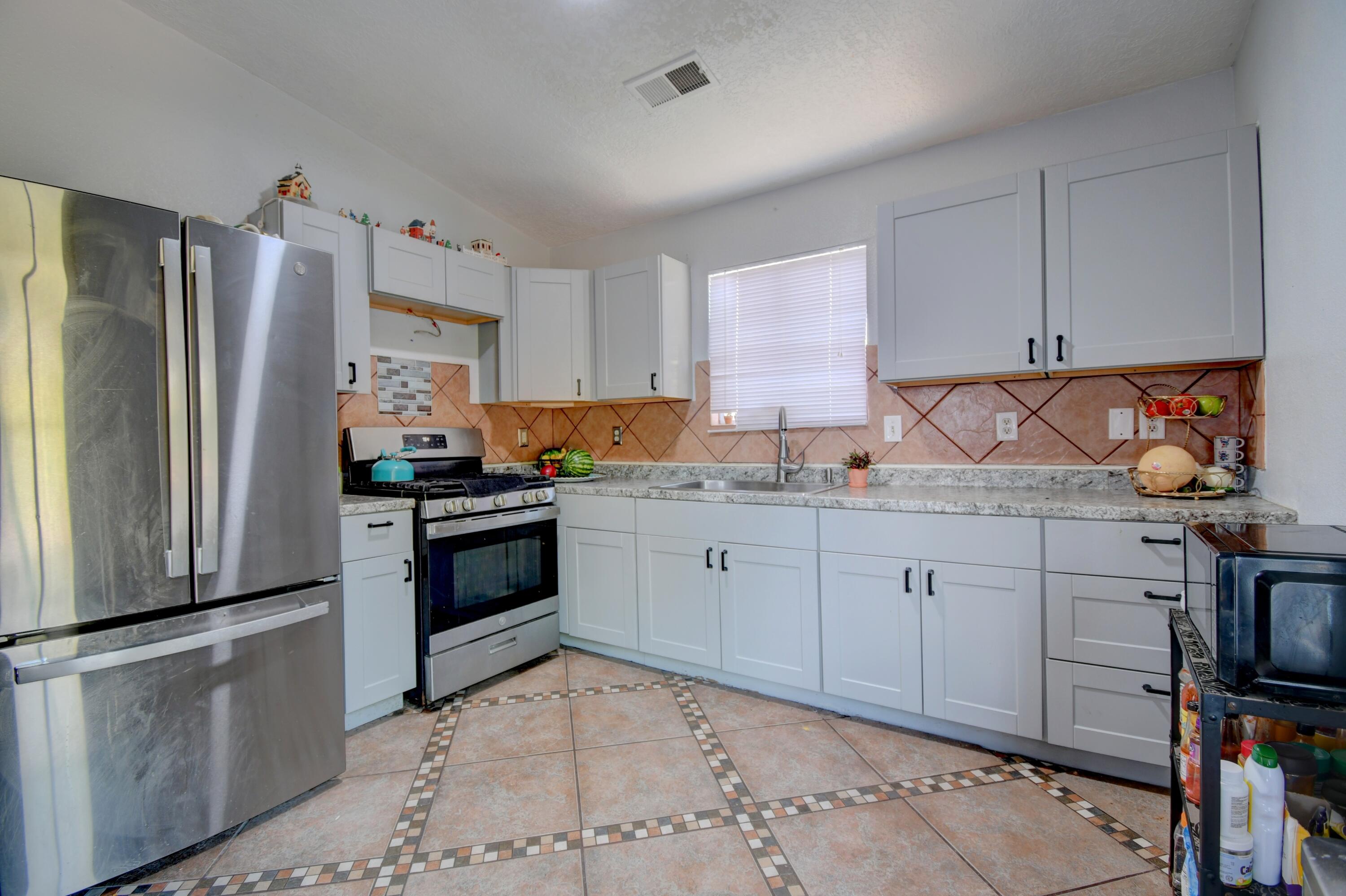 Photo 3 — 2305 Desert Wood Drive SW