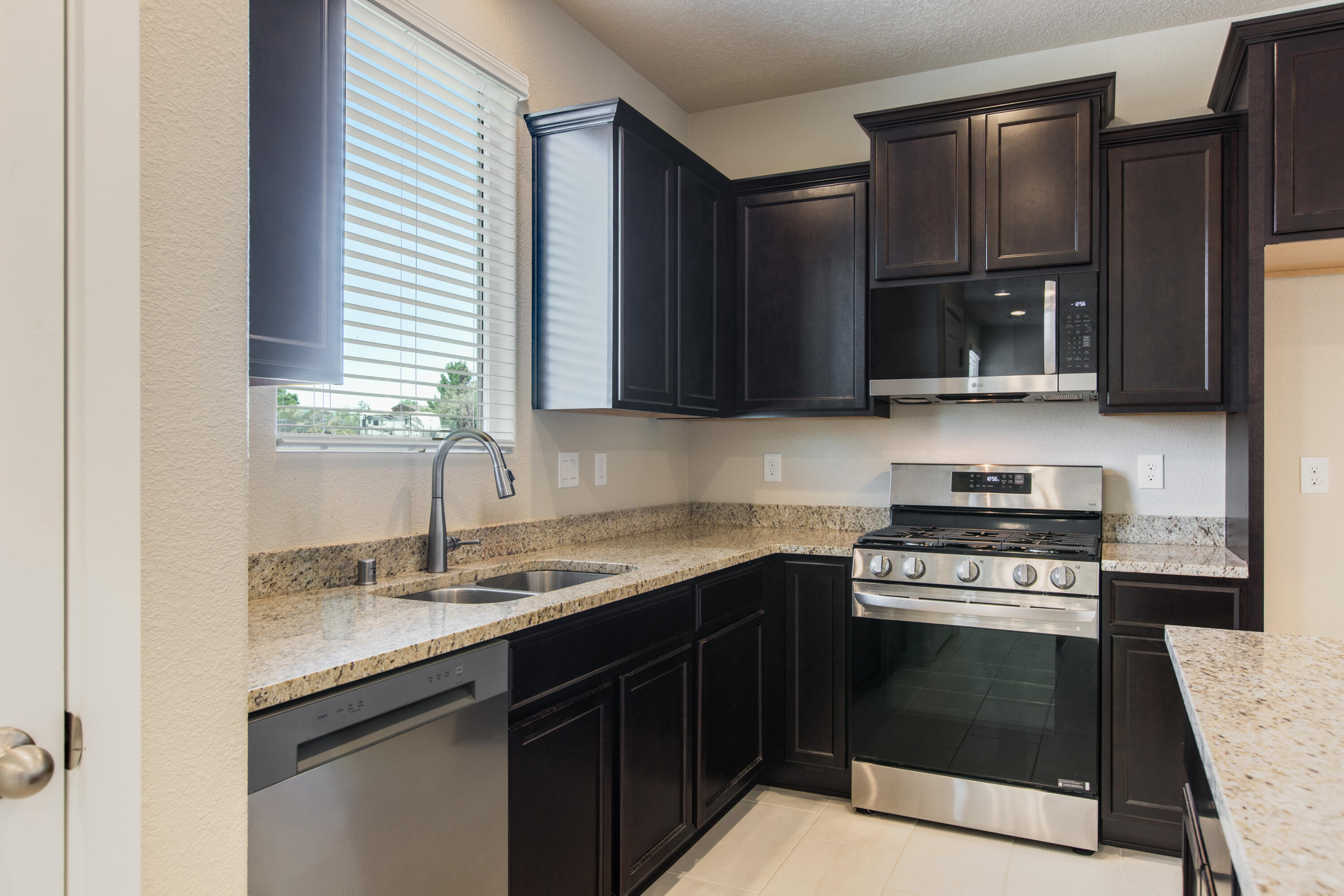 Photo 13 — 937 Northern Boulevard NE