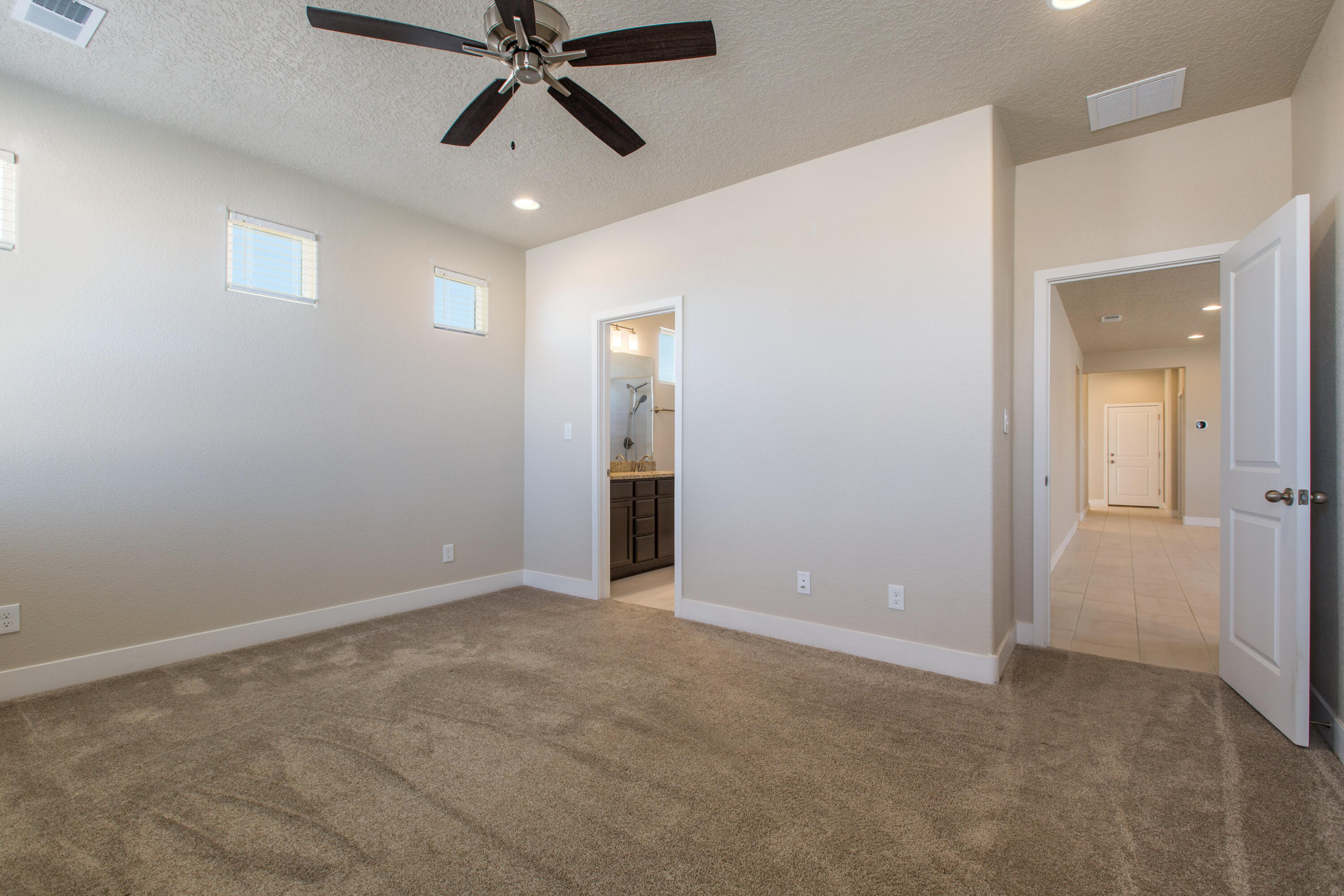 Photo 14 — 937 Northern Boulevard NE