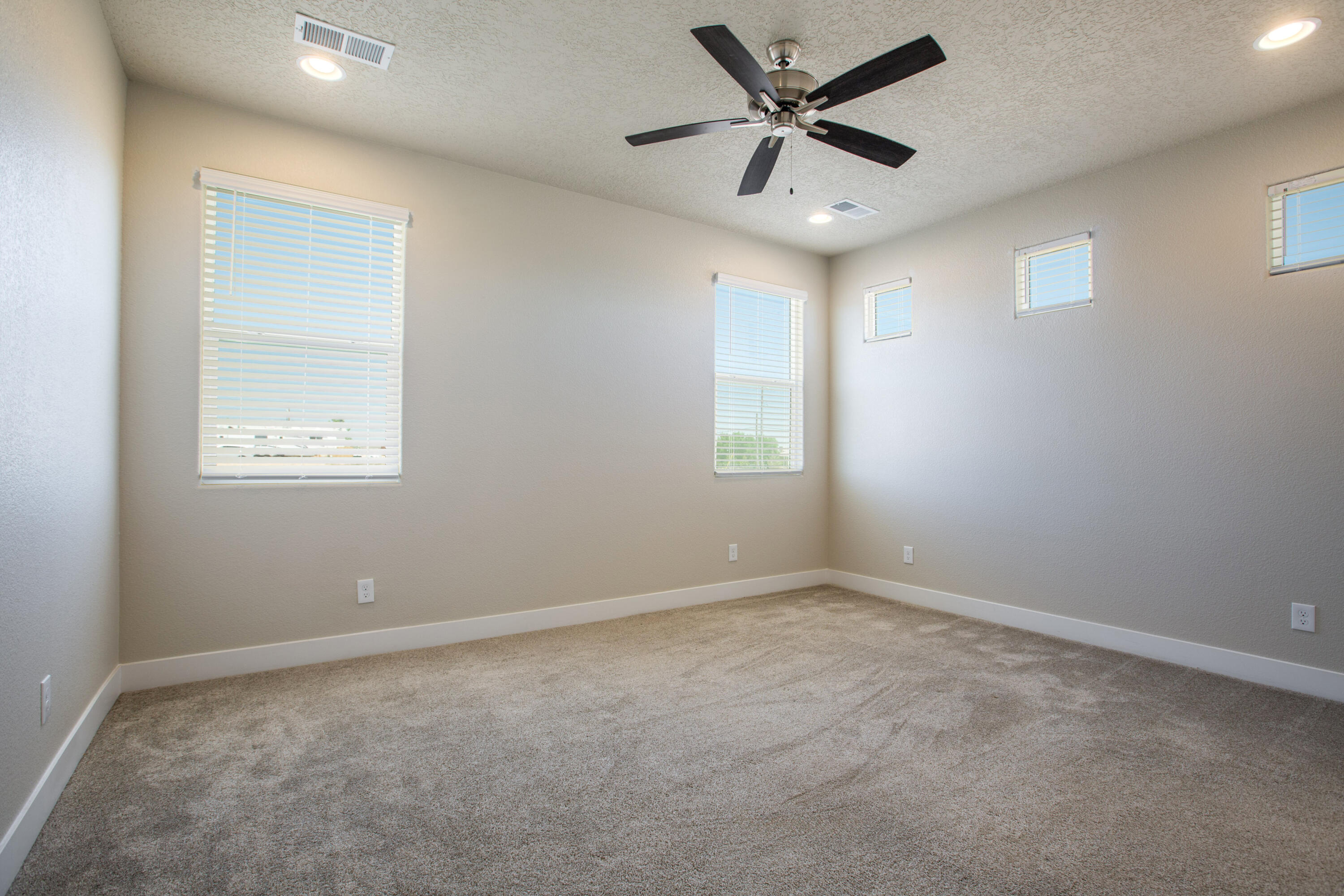 Photo 15 — 937 Northern Boulevard NE