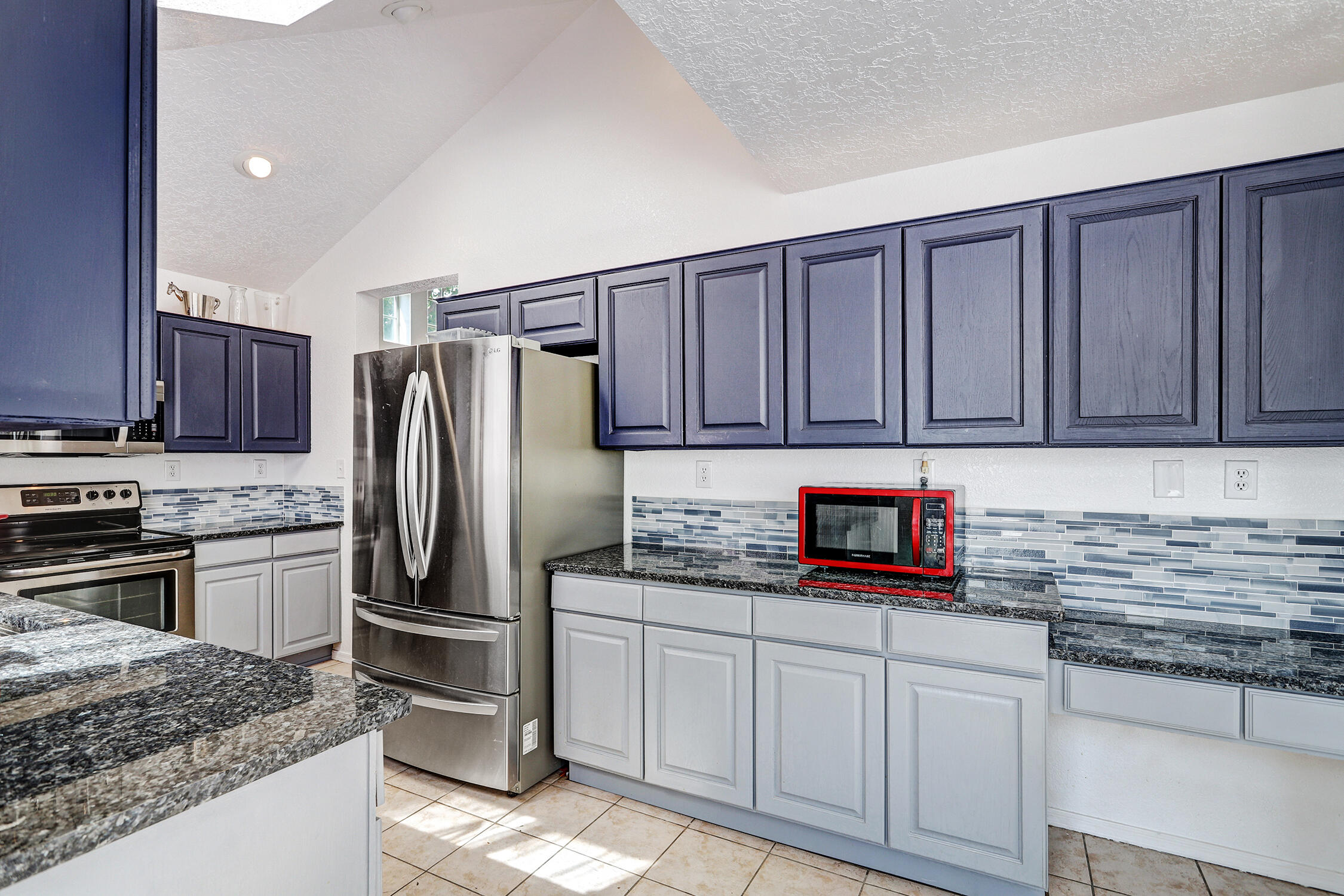 Photo 3 — 6516 Mesa Solana Place NW
