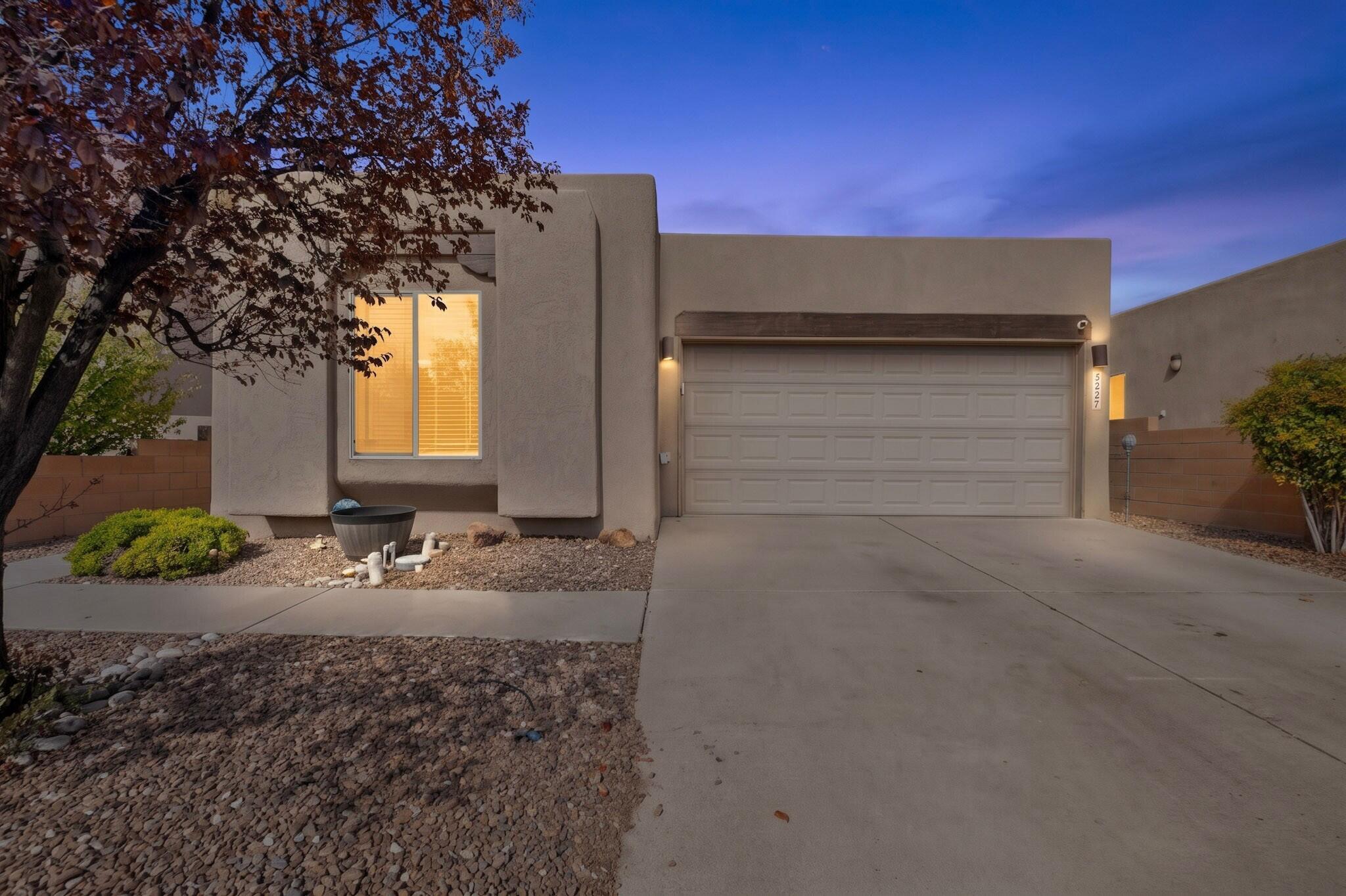 5227 Tierra Amada Street NW, Albuquerque, NM 87120