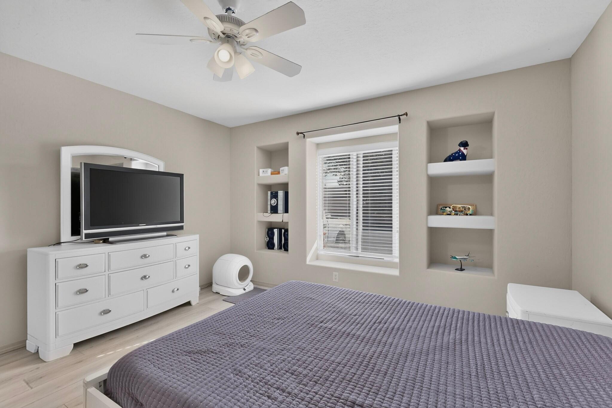 Photo 13 — 5227 Tierra Amada Street NW
