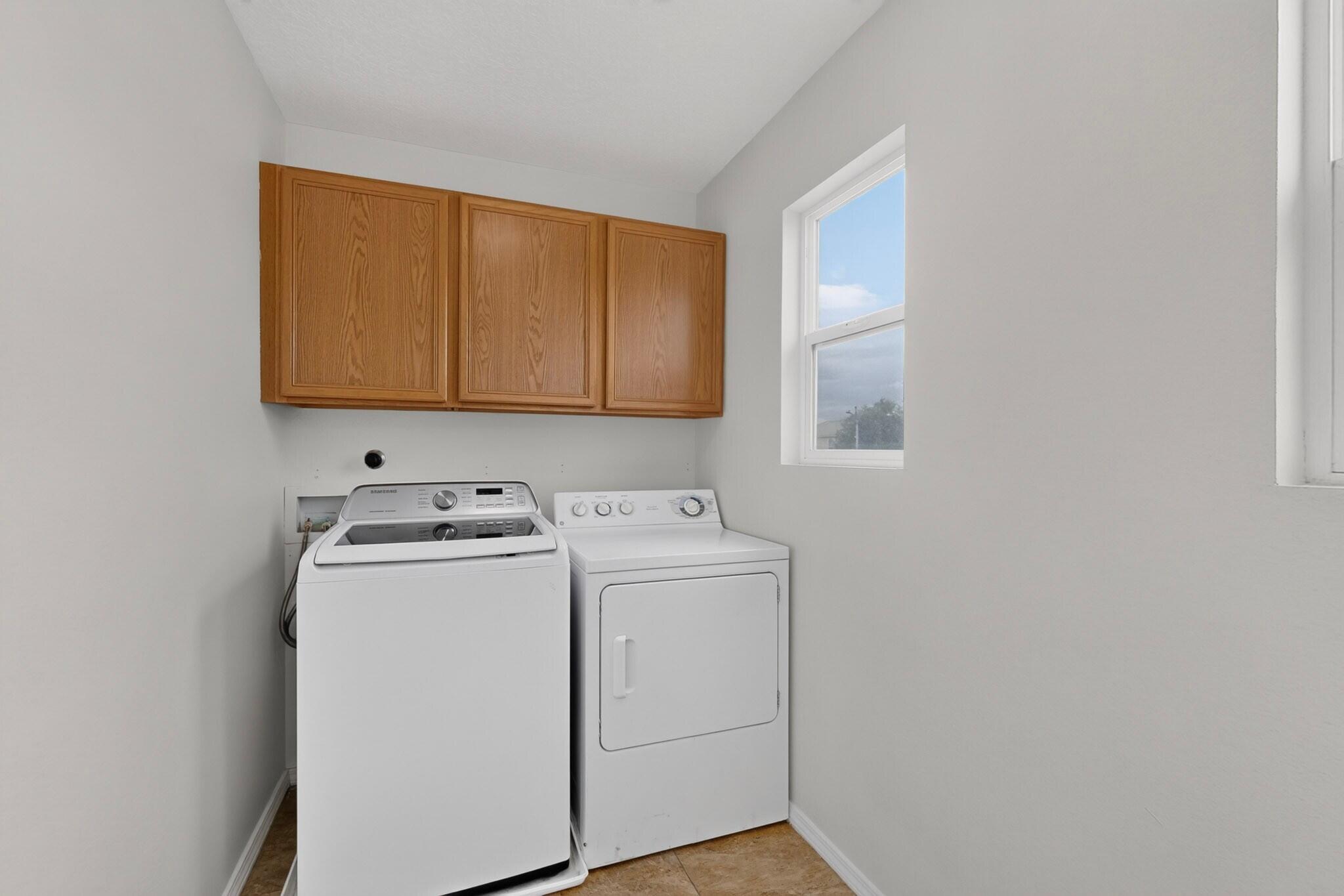 Photo 10 — 6179 Red Rock Avenue NW