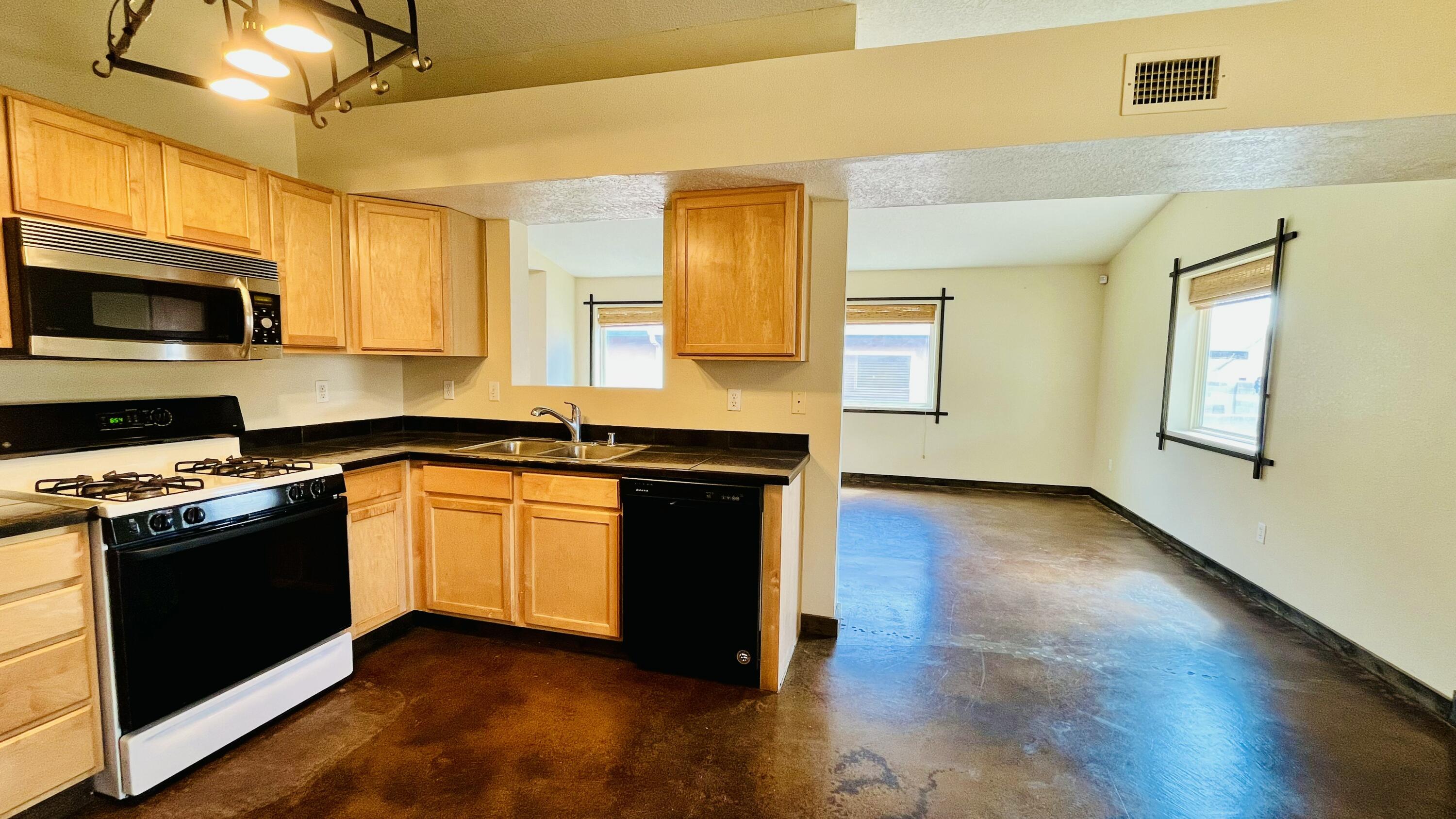 Photo 17 — 5600 Mesa Ridge Road NW