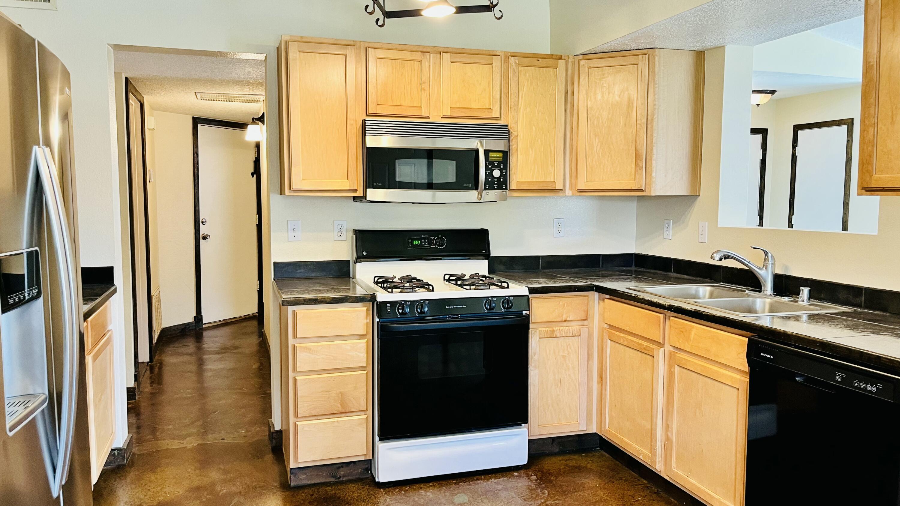 Photo 15 — 5600 Mesa Ridge Road NW