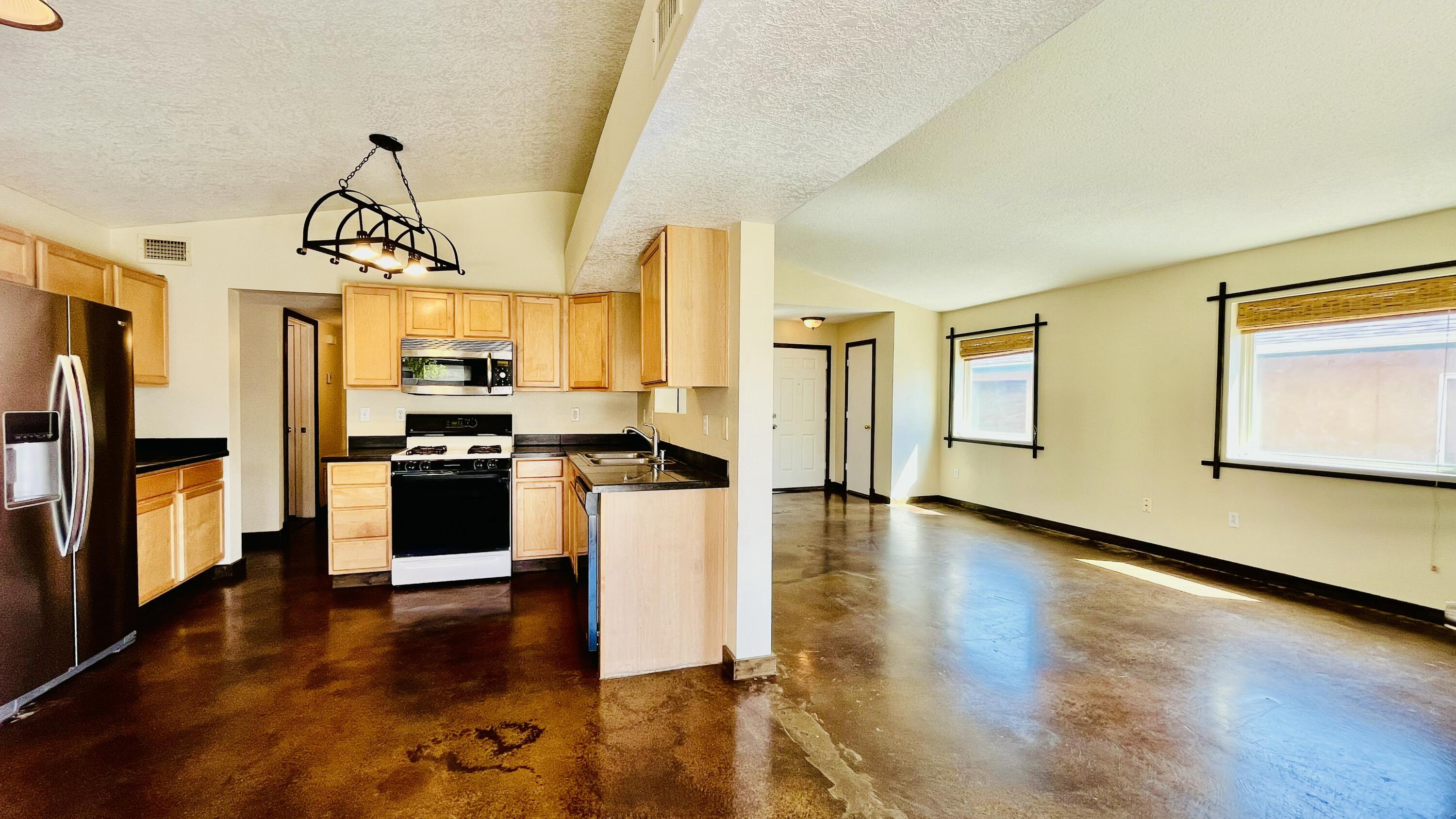 Photo 6 — 5600 Mesa Ridge Road NW