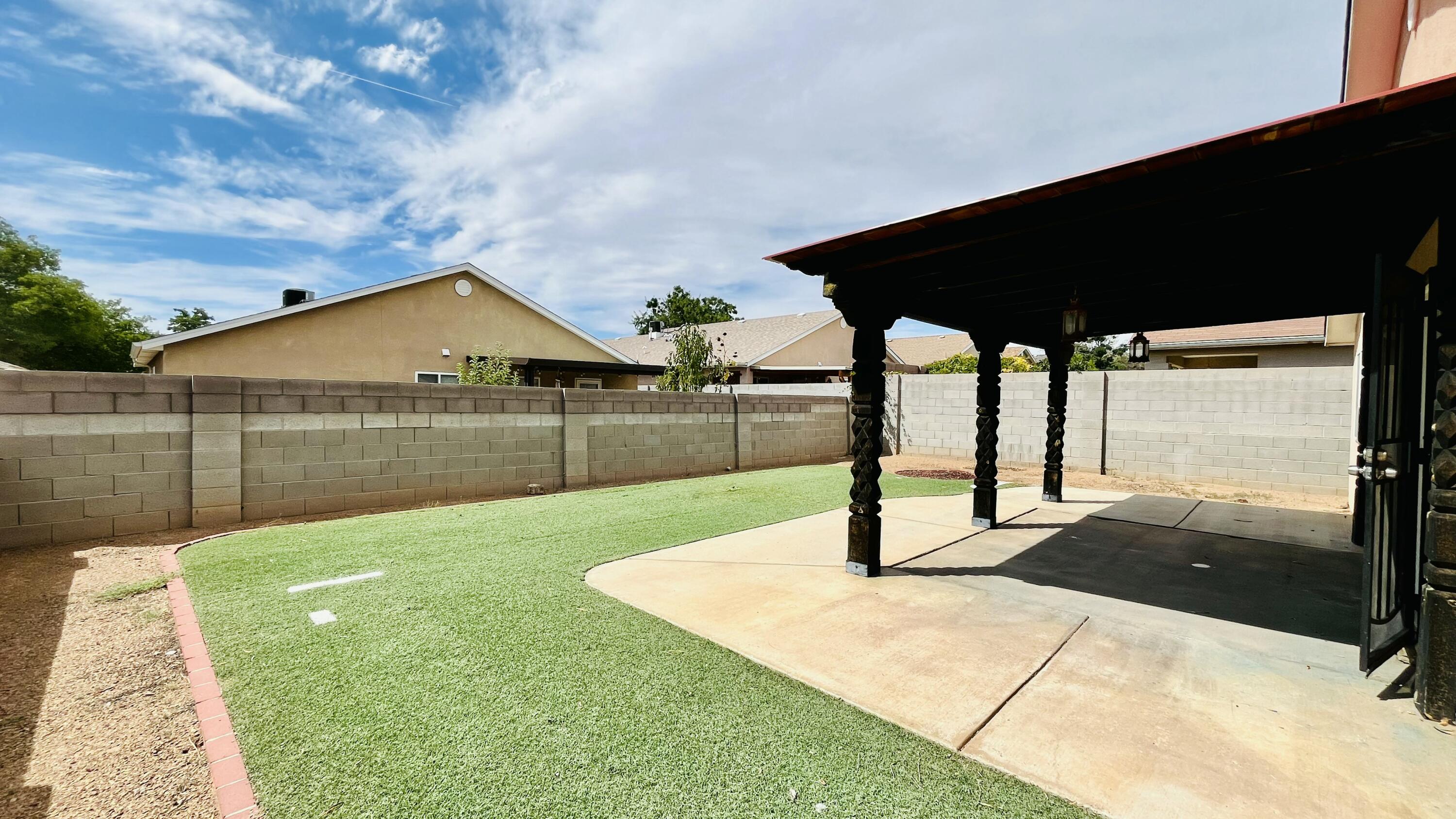 Photo 4 — 5600 Mesa Ridge Road NW